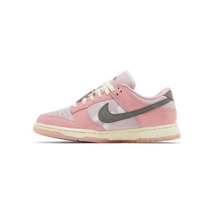 Nike Wmns Dunk Low LX 'Barbie'