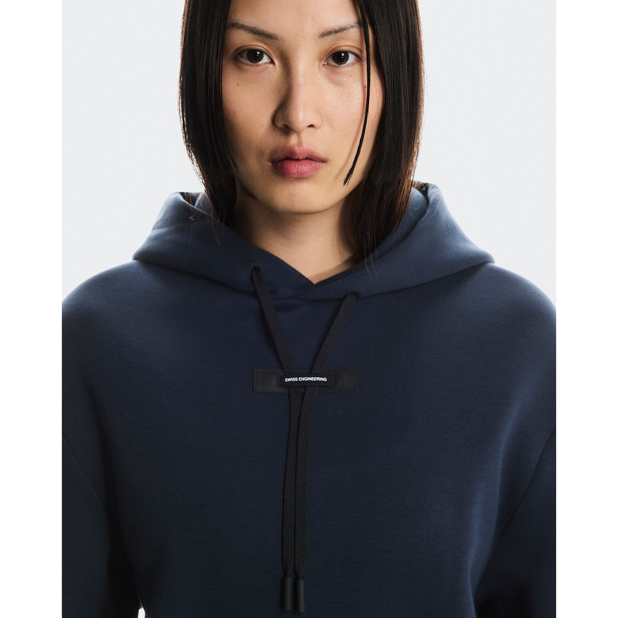 On Focus Tech Hoodie Navy