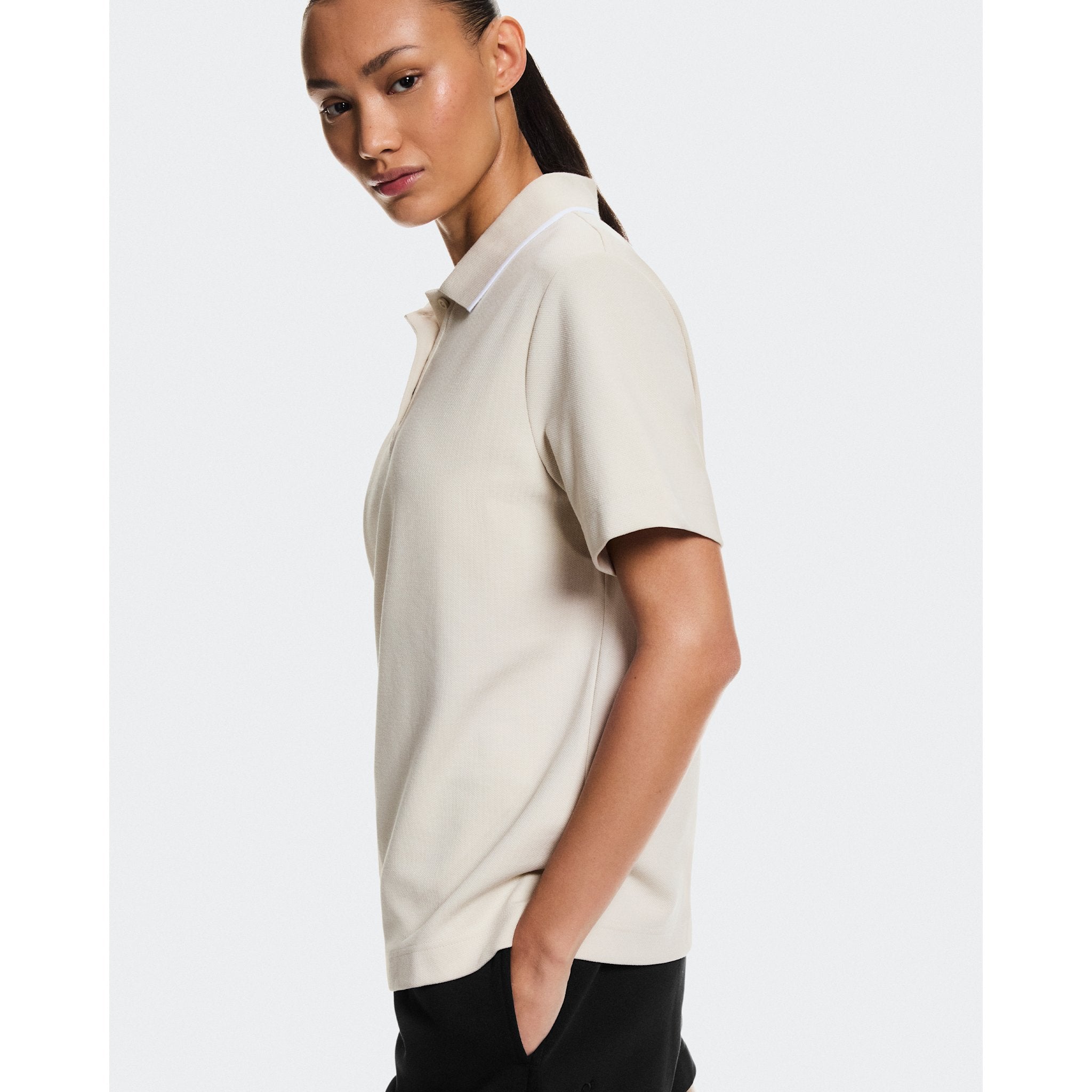 On Courtside Polo Sand | White