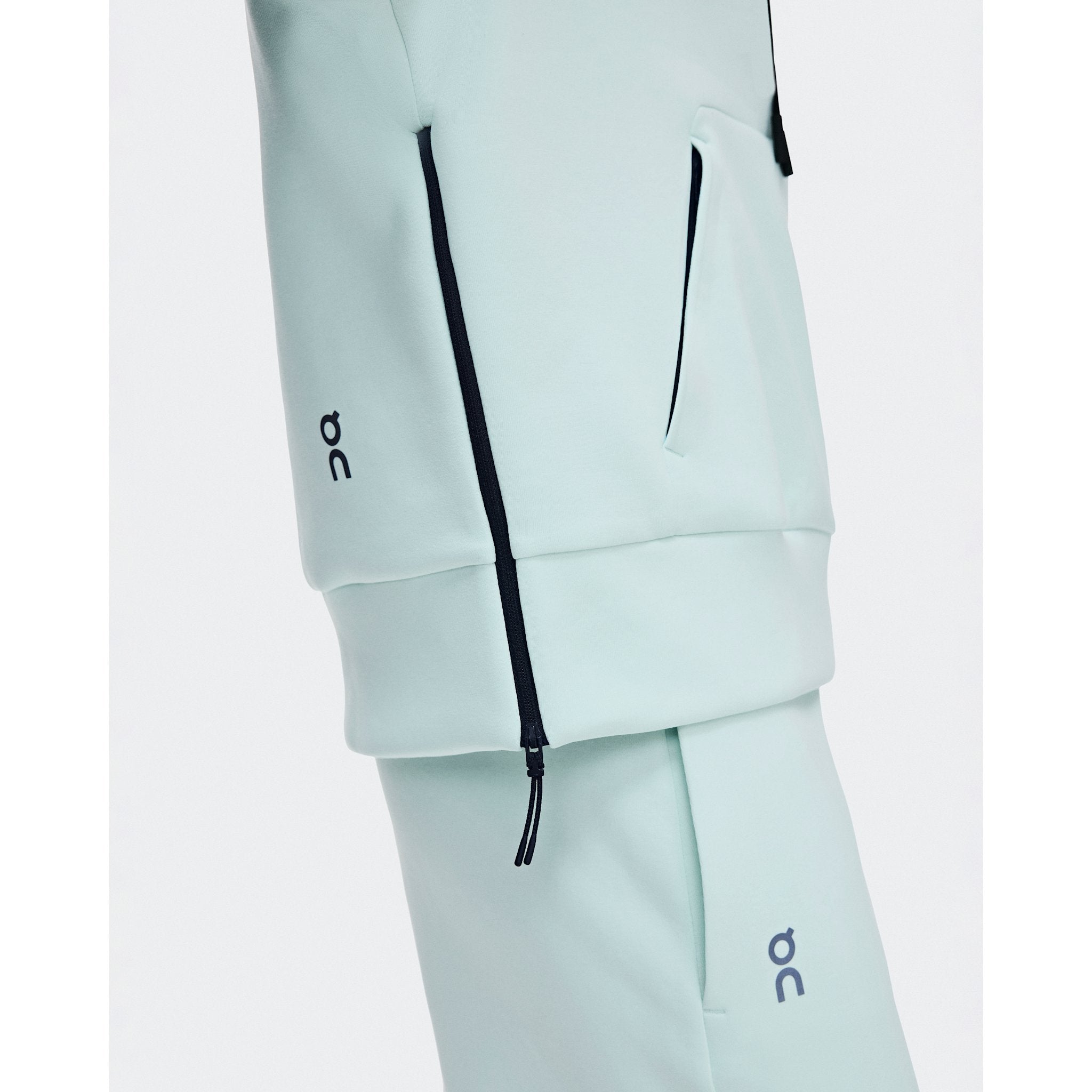 On Focus Tech Hoodie Flurry