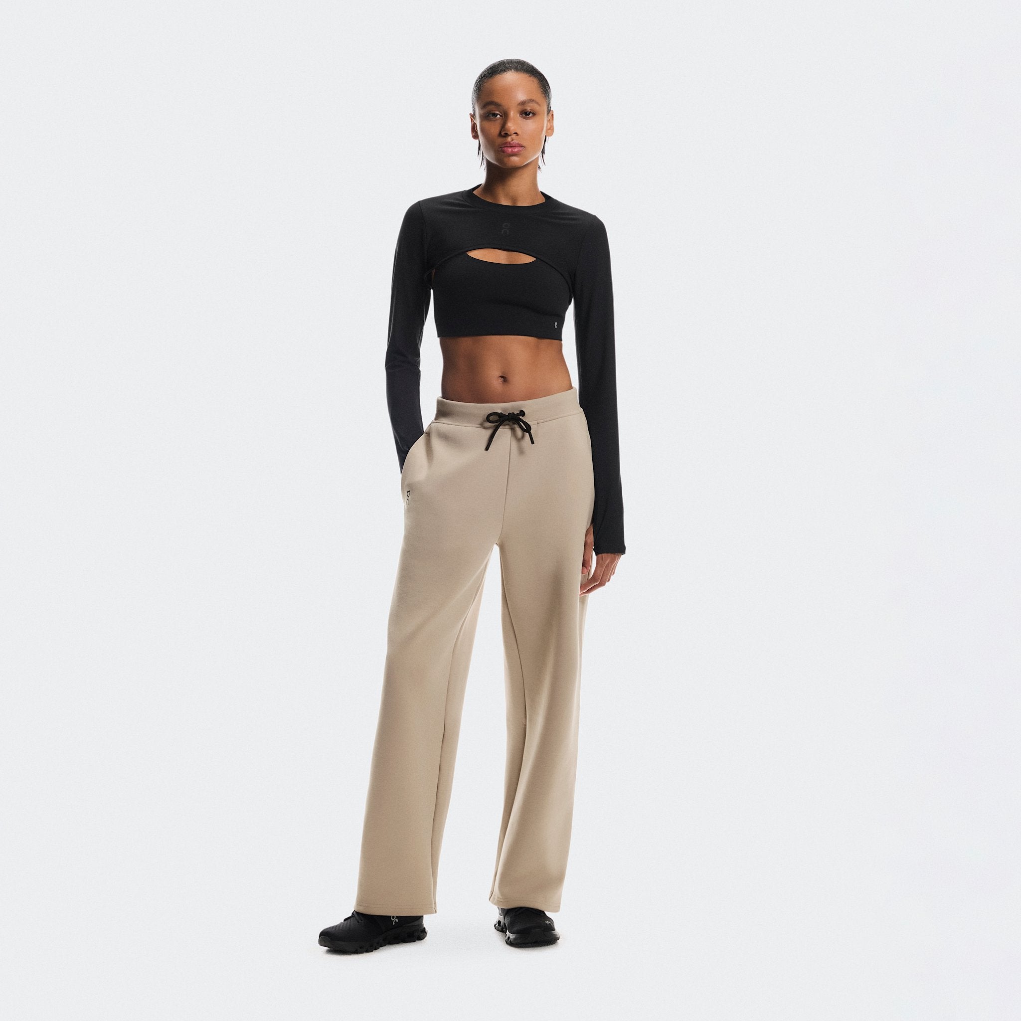 On Focus Tech Sweatpants Desert