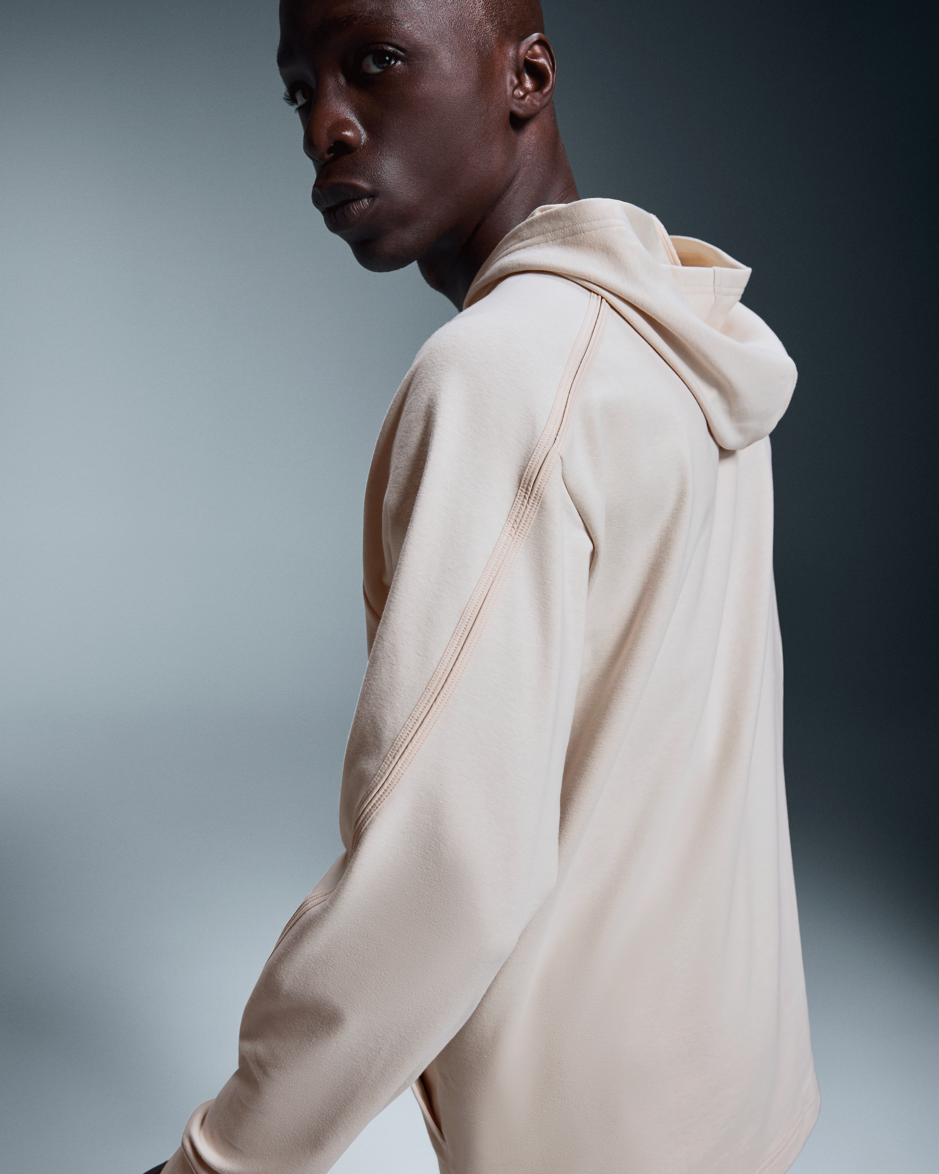 On Movement Hoodie Sand