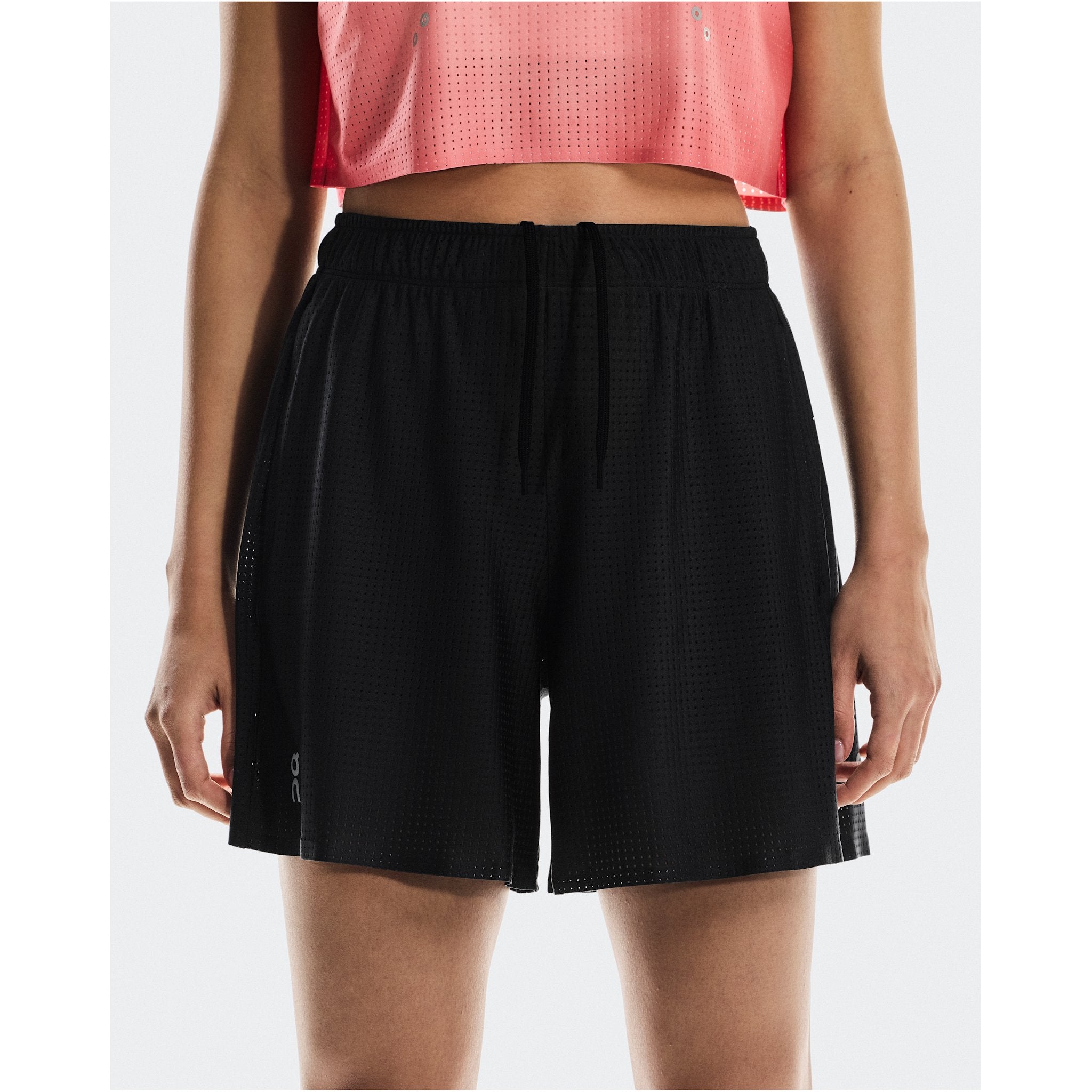 On Pace Mesh Shorts Black
