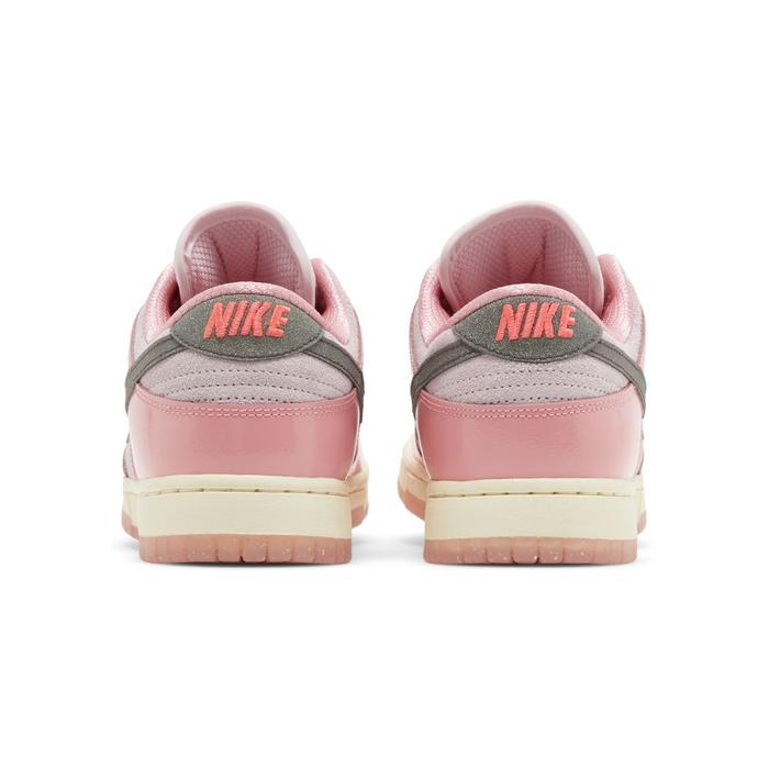 Nike Wmns Dunk Low LX 'Barbie'