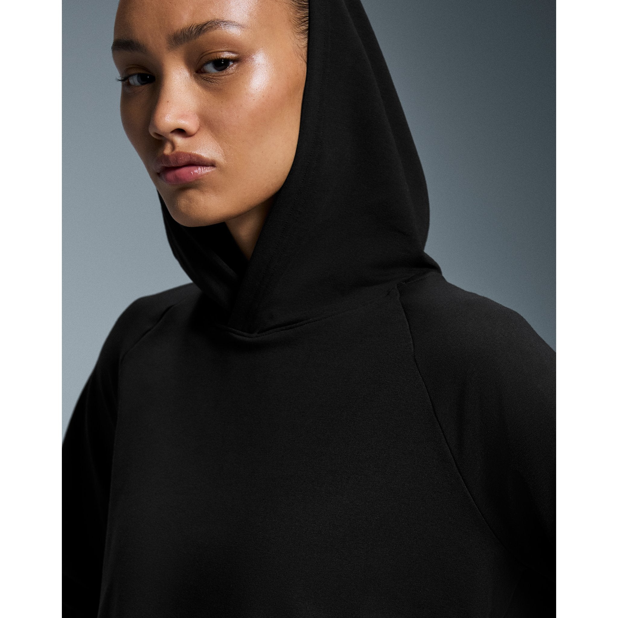 On Movement Hoodie Black