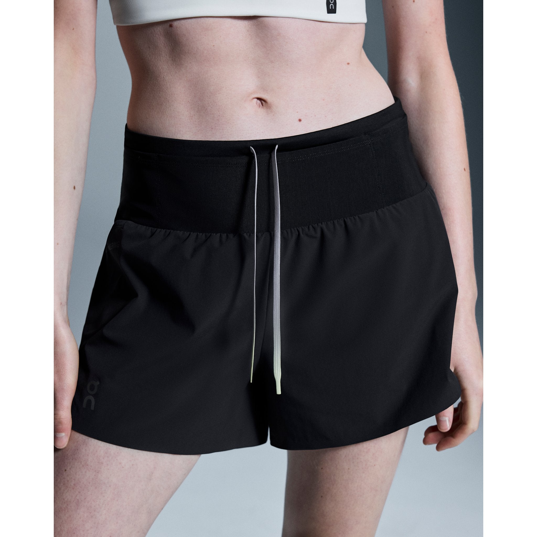 On Ultra Shorts Black | Black