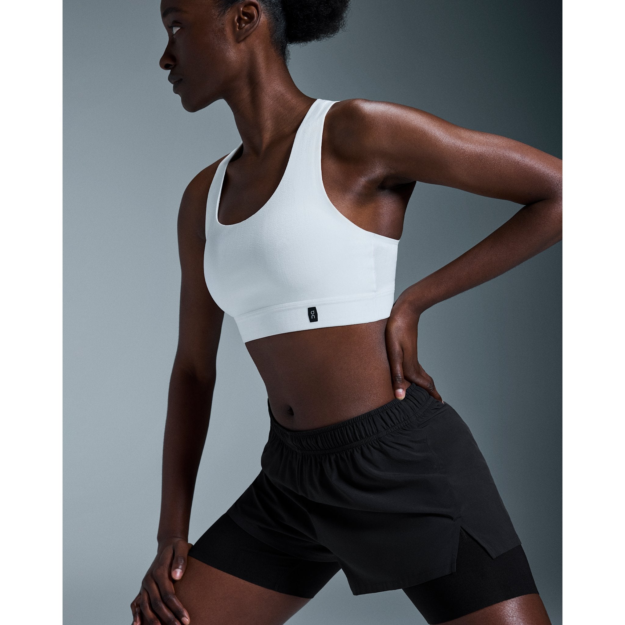 On Pace Bra Undyed-White | Black
