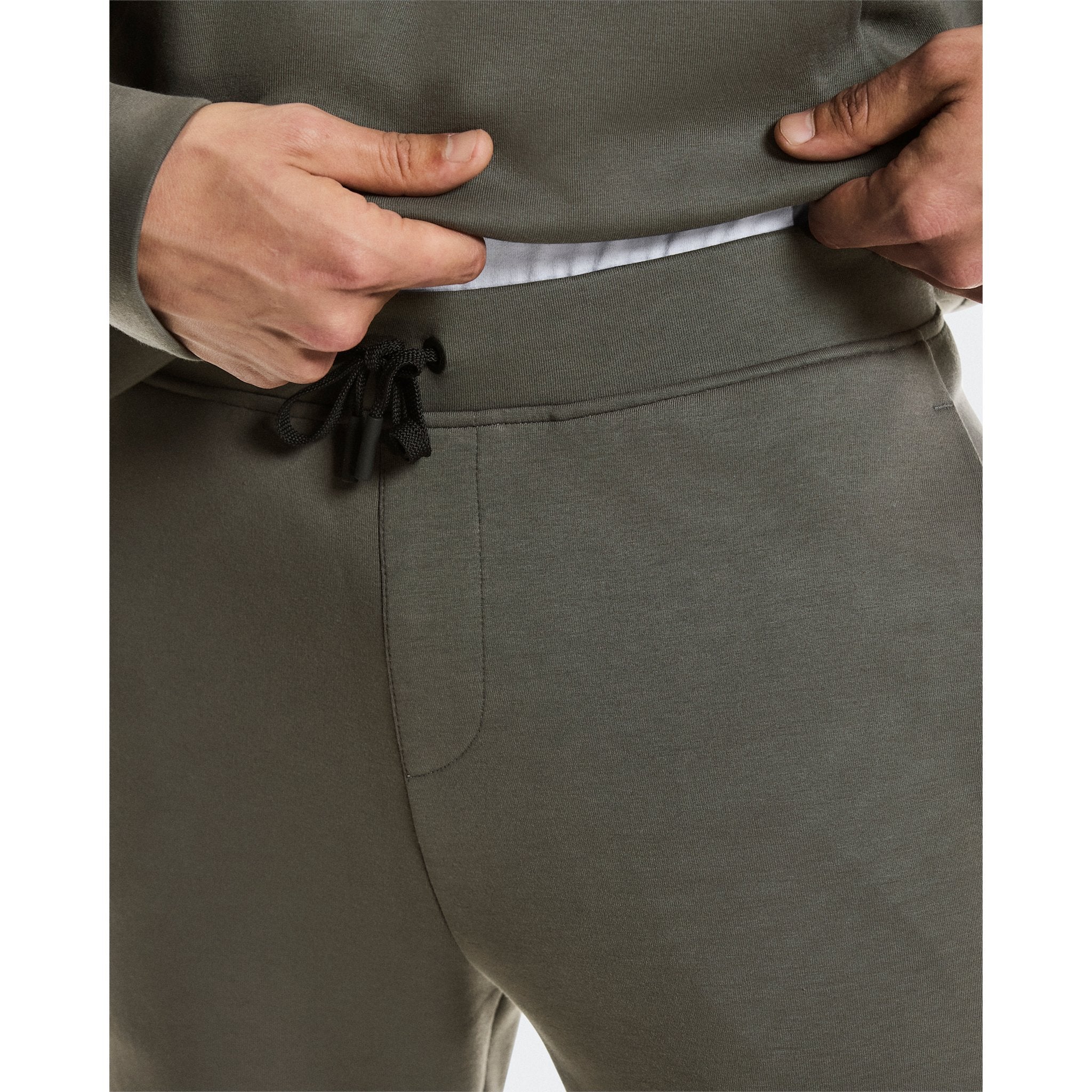 On Focus Tech Sweatpants Shadow