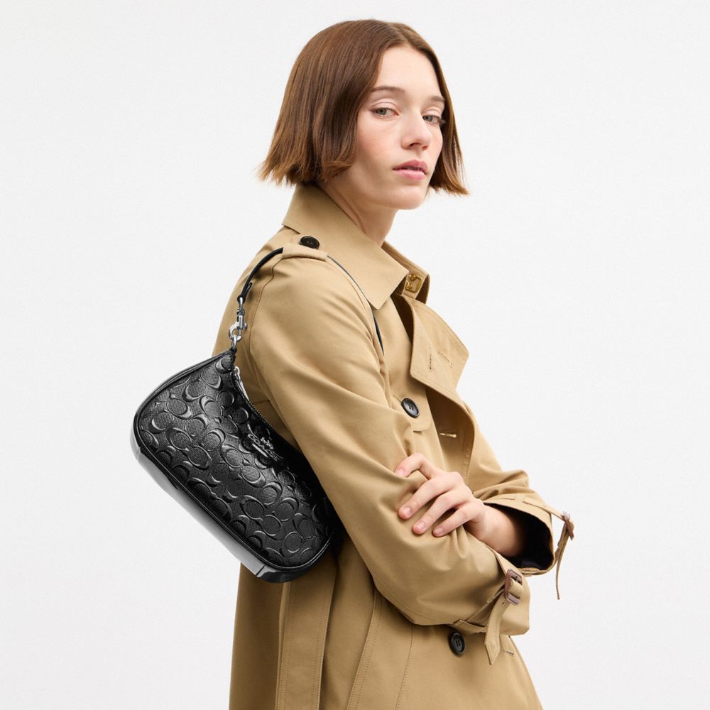 Coach Teri Shoulder Bag In Signature Leather With Heart Charm Silver