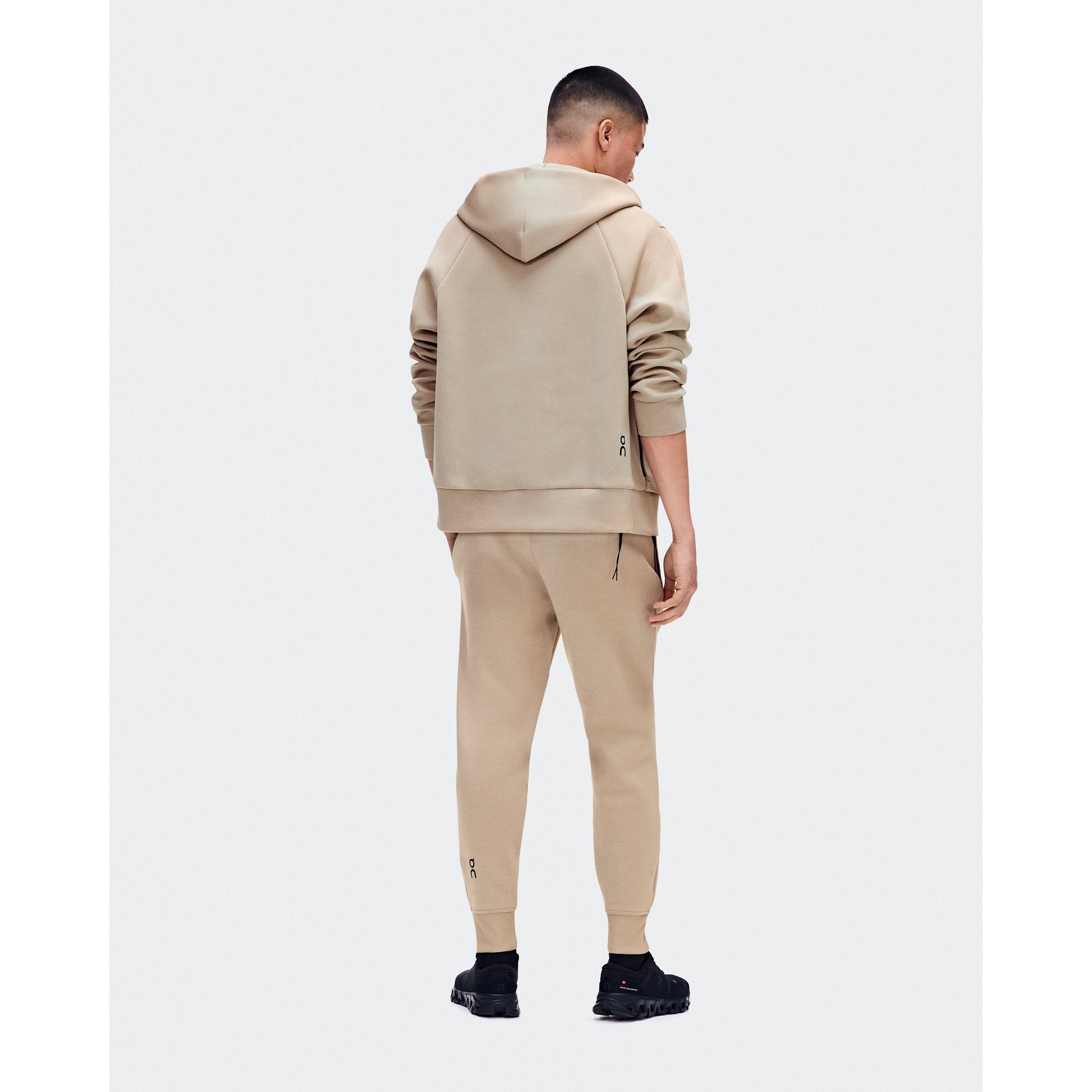 On Focus Tech Zip Hoodie Desert