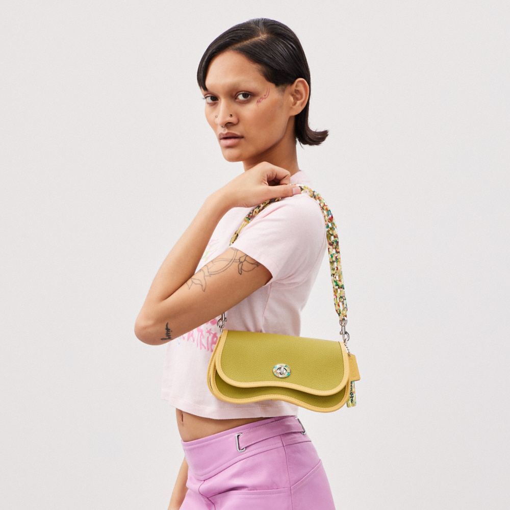 Coach Wavy Dinky Bag In Coachtopia Leather Lime Green Sunflower