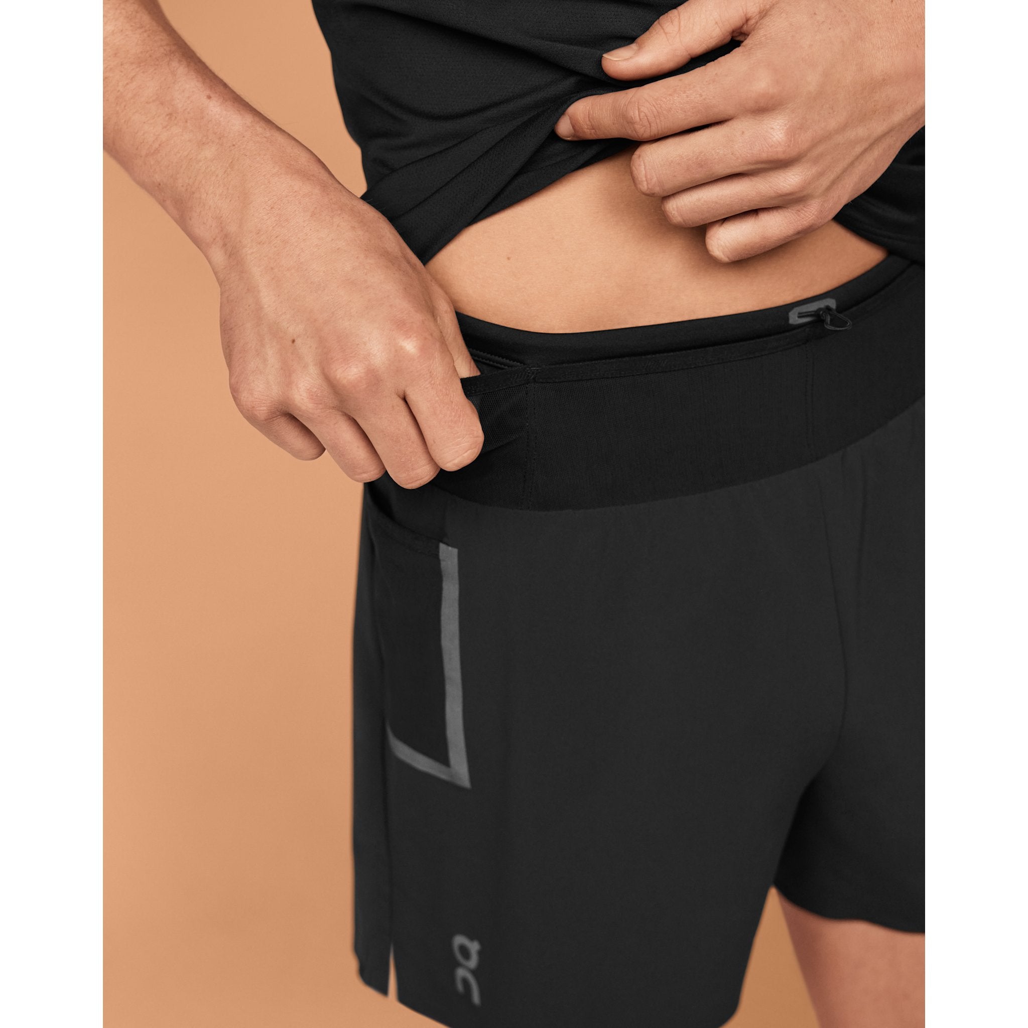 On Ultra Shorts Black