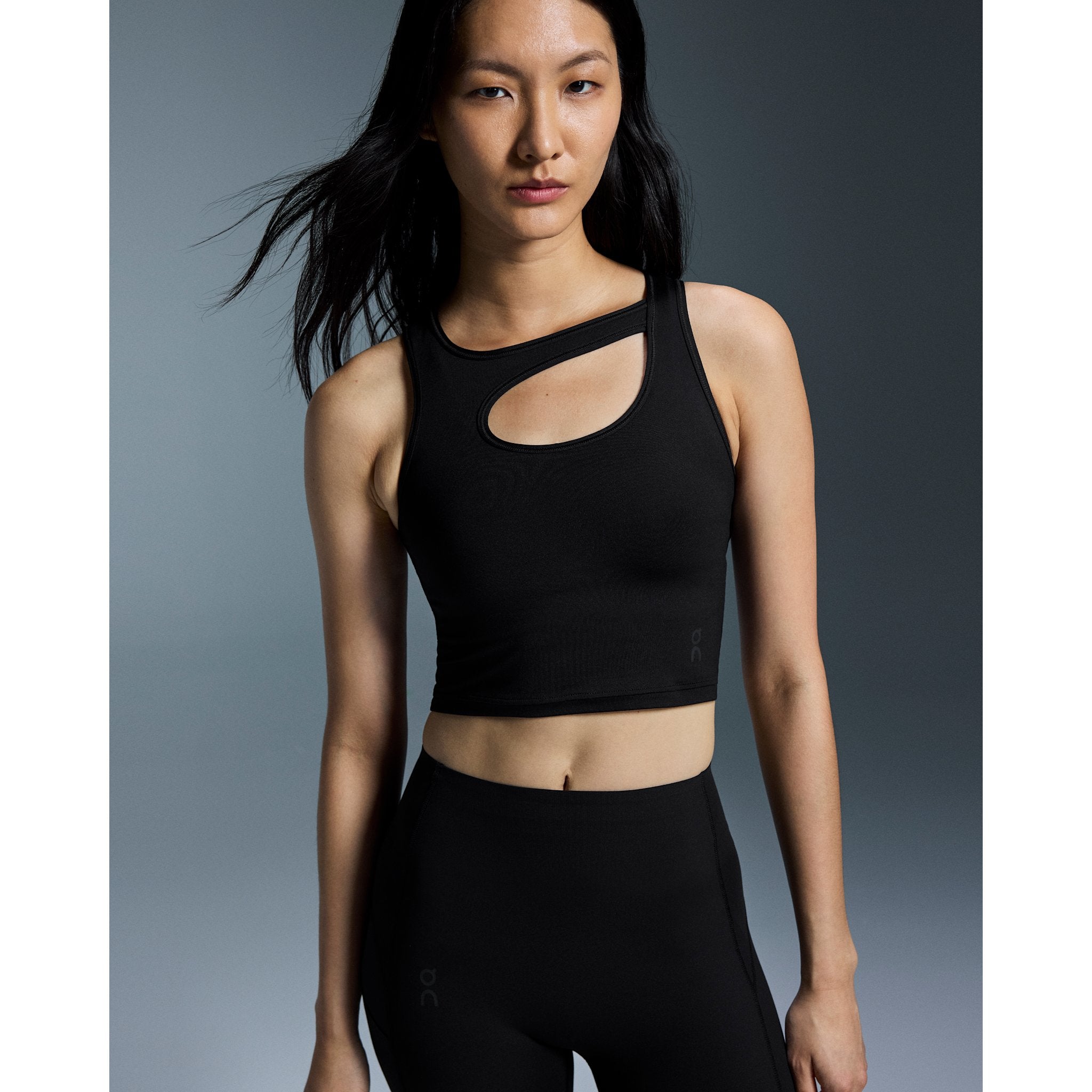On Studio Cut-Out Crop Black