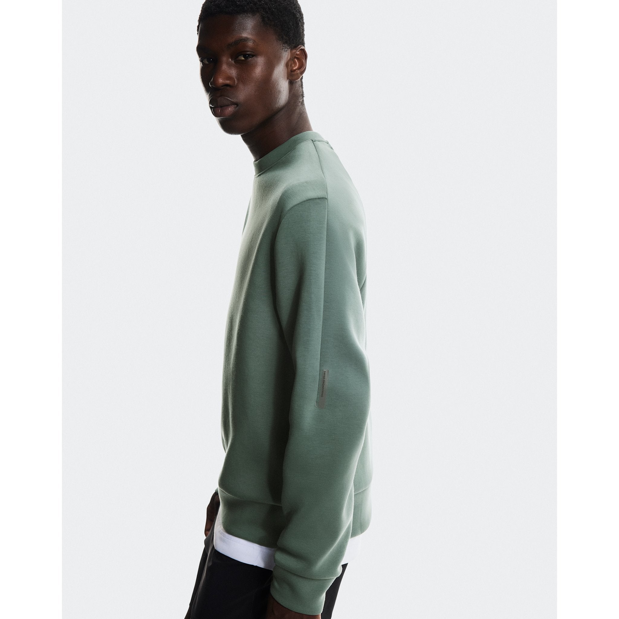 On Focus Tech Crew Olive