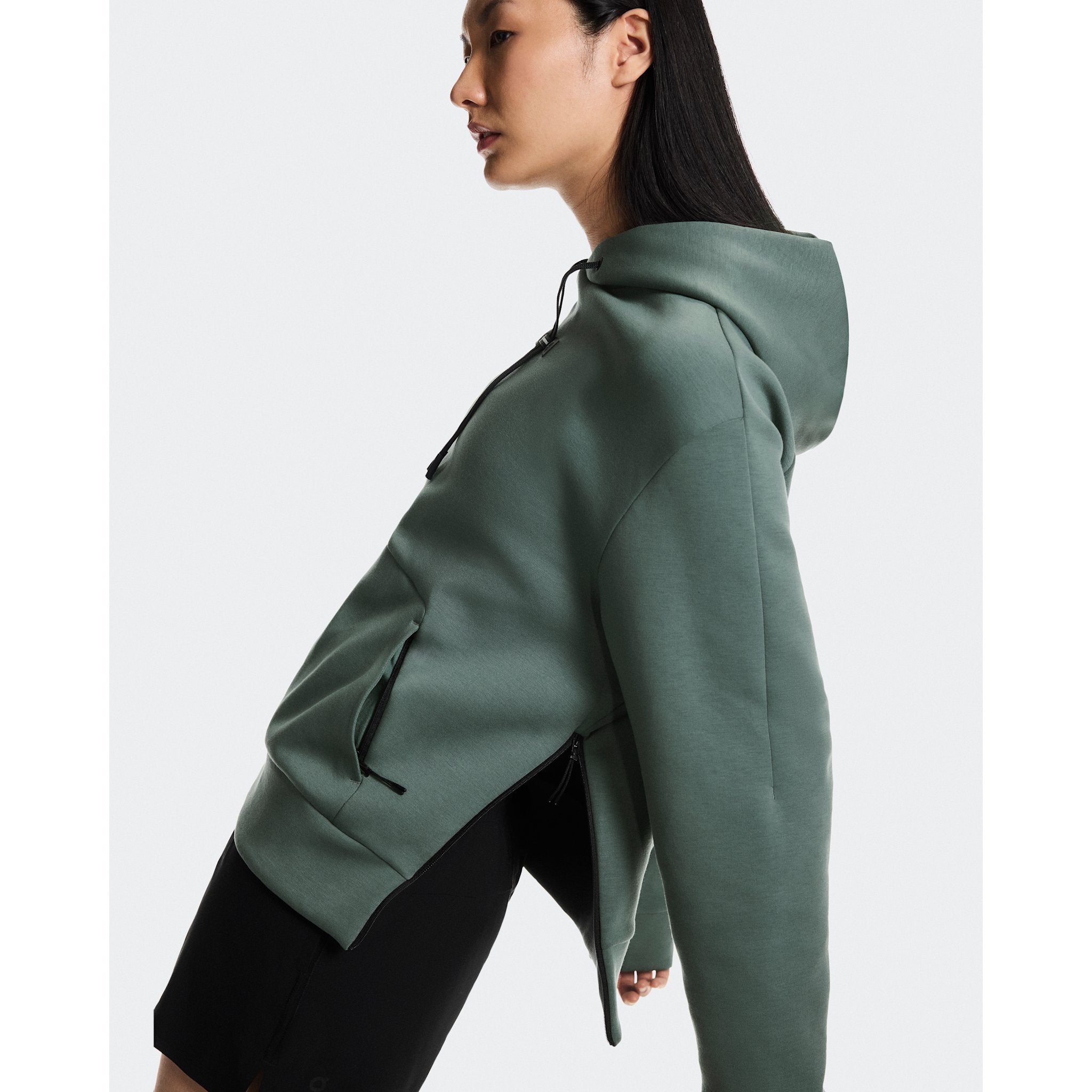 On Focus Tech Hoodie Olive