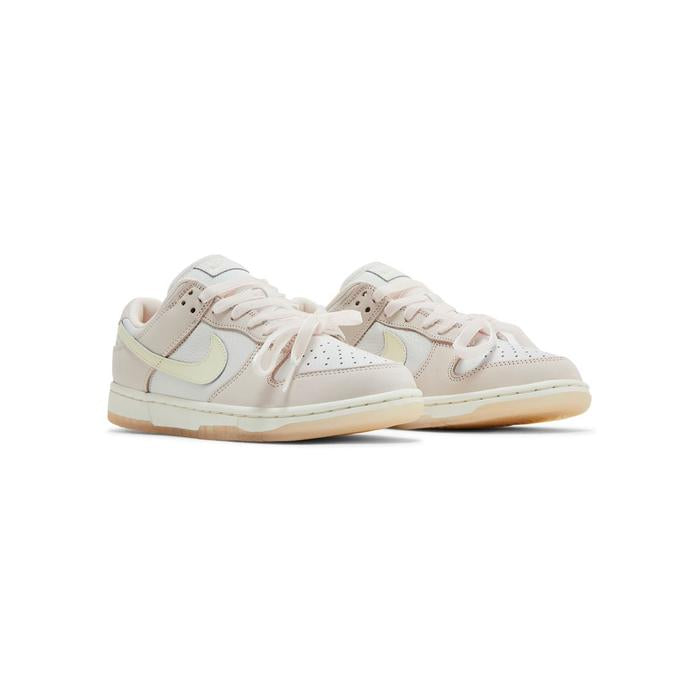 Nike Wmns Dunk Low 'Light Soft Pink'