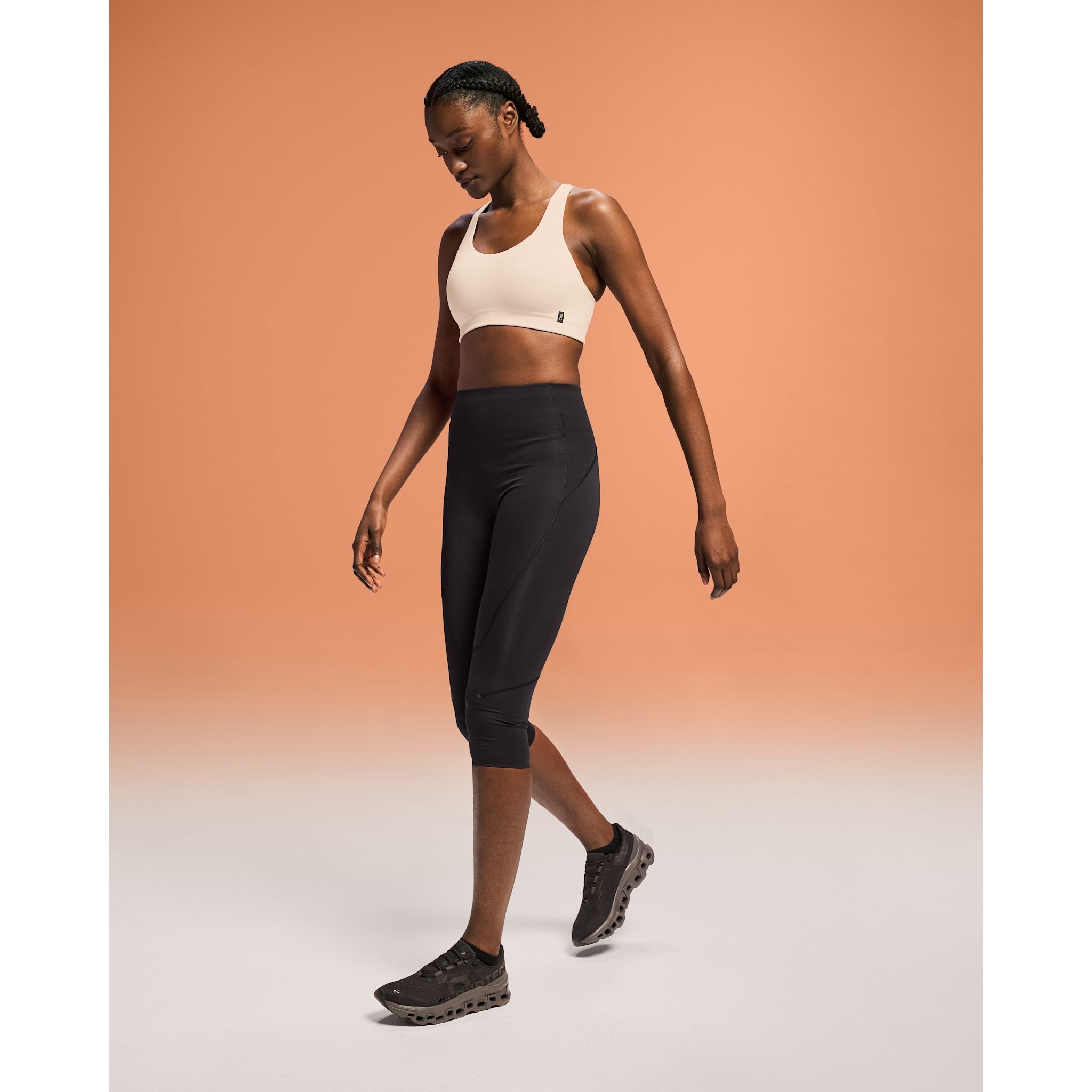 On Active Bra Sand | Cinder