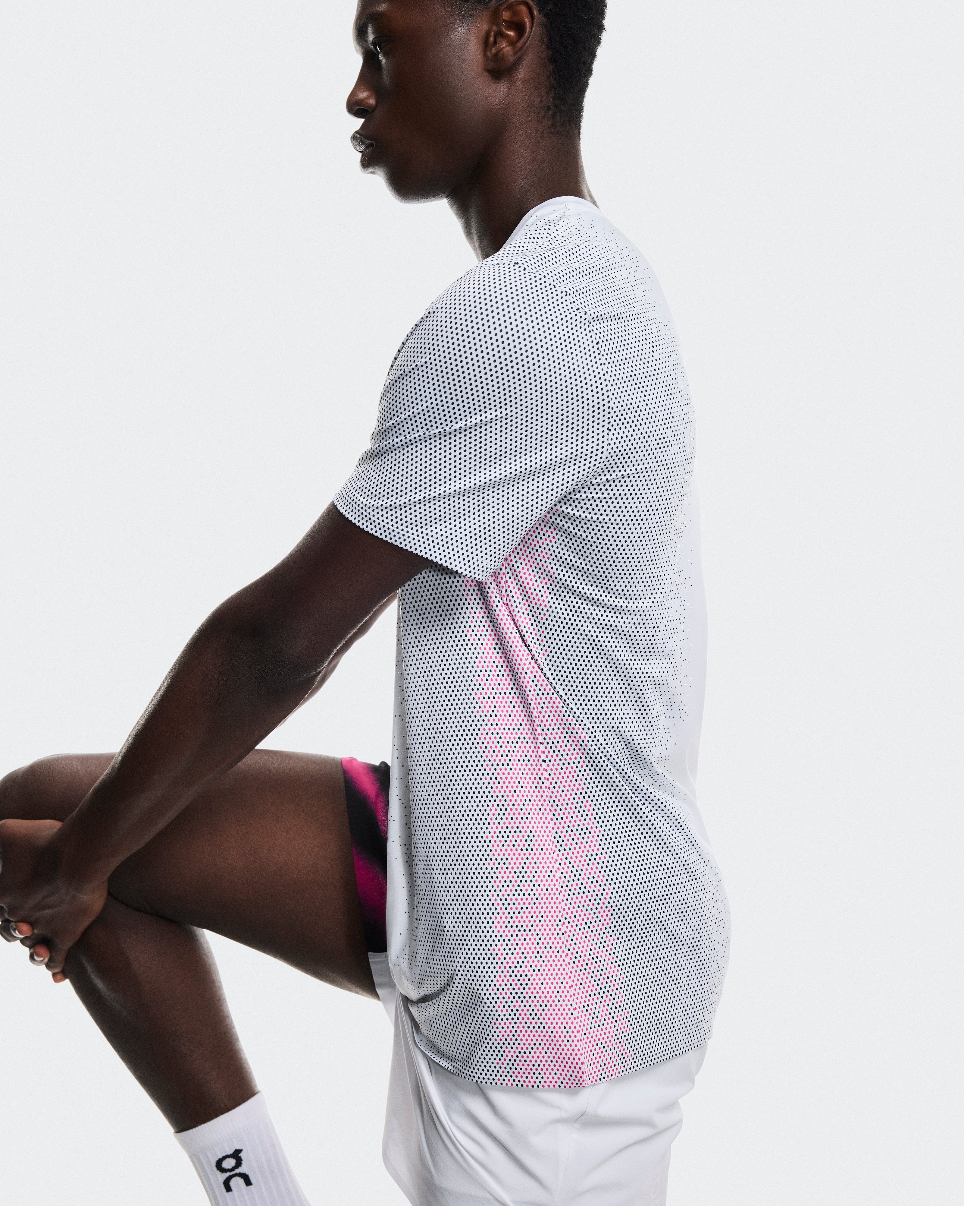 On Court-T White | Dim