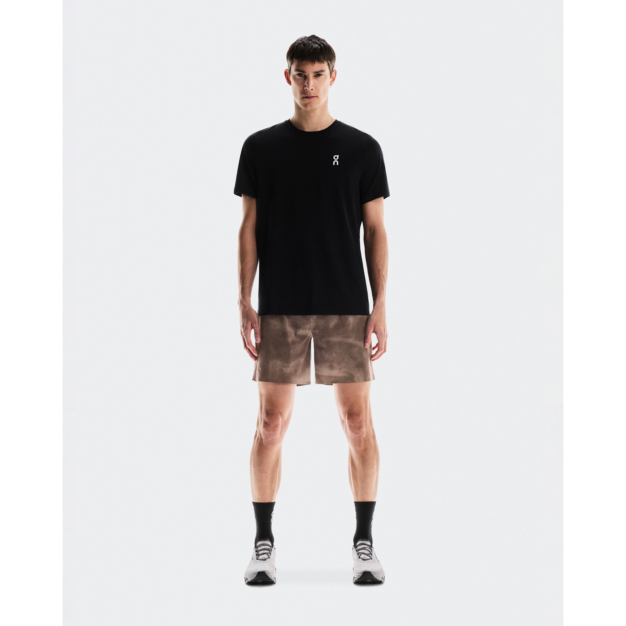 On 7" Performance Shorts AOP Cinder