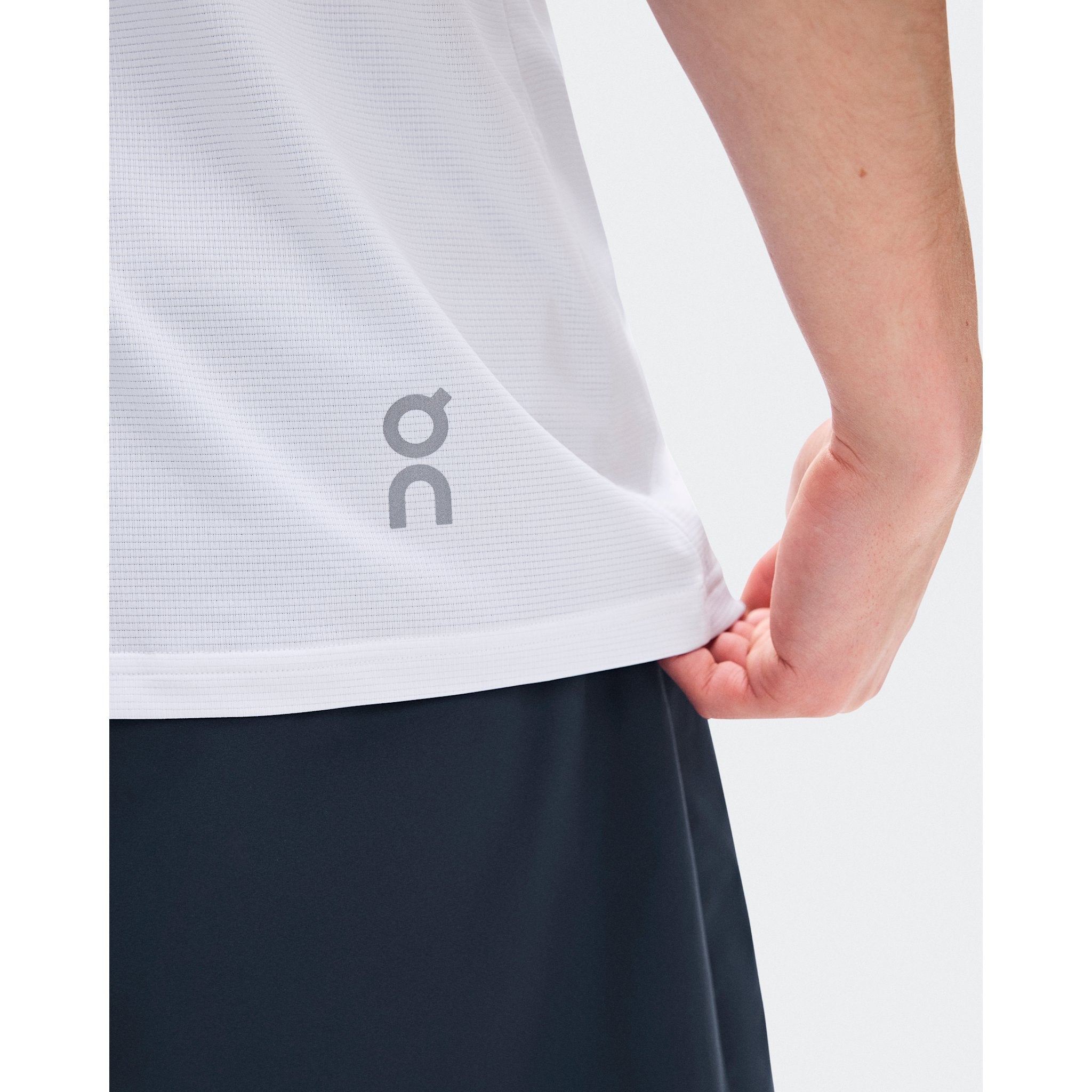 On Core-T Graphic White