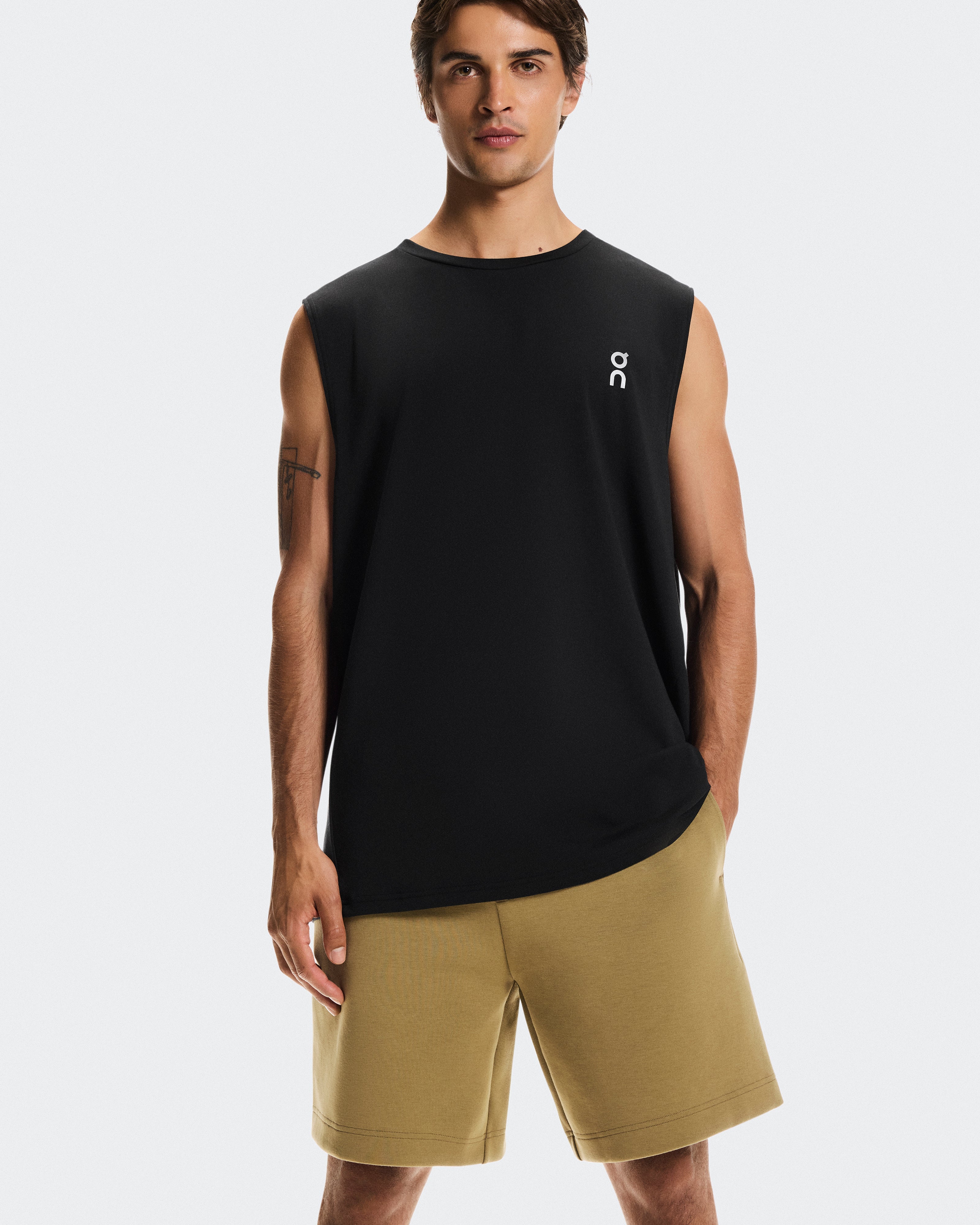 On Focus Tech Shorts Nutmeg