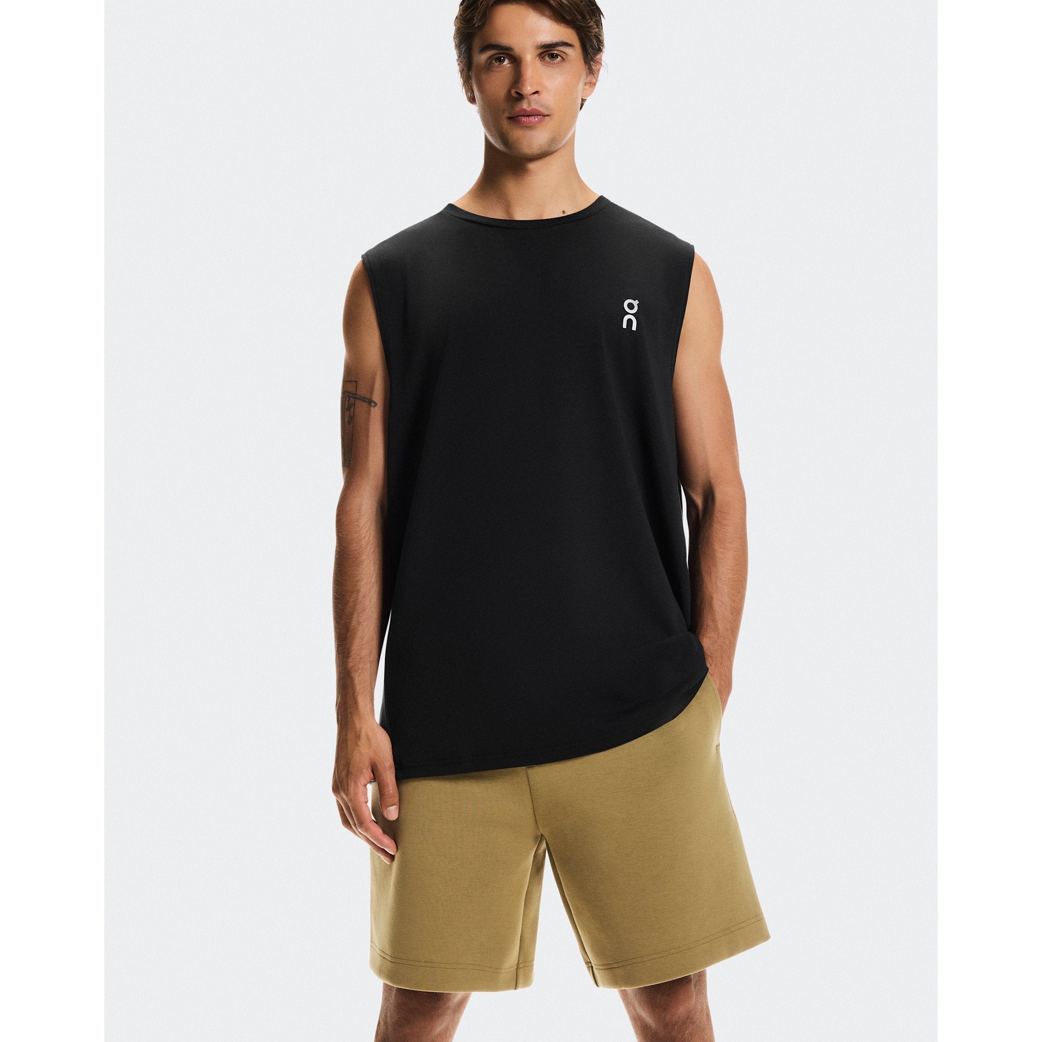 On Focus Tech Shorts Nutmeg