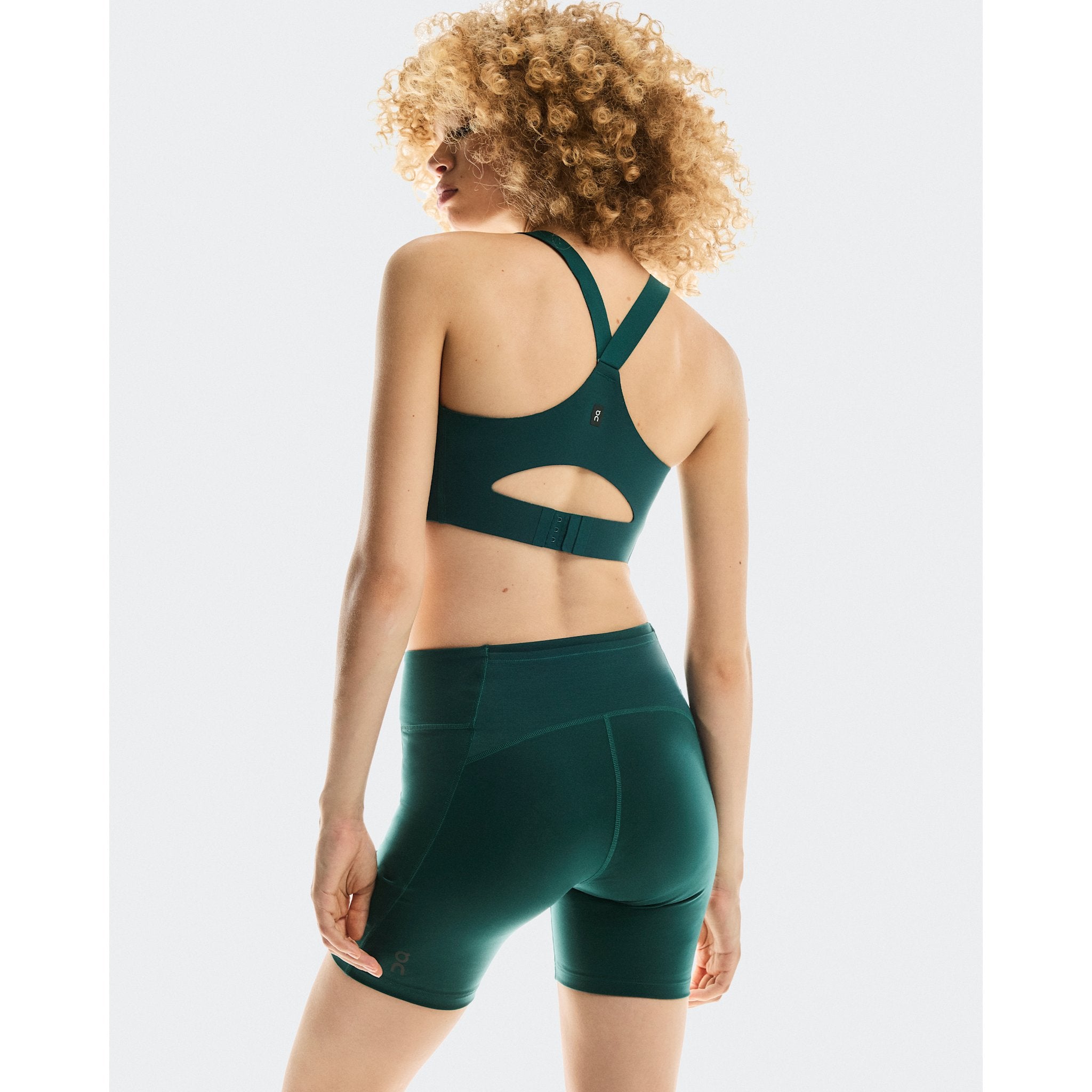 On Performance Tights Short Spirulina