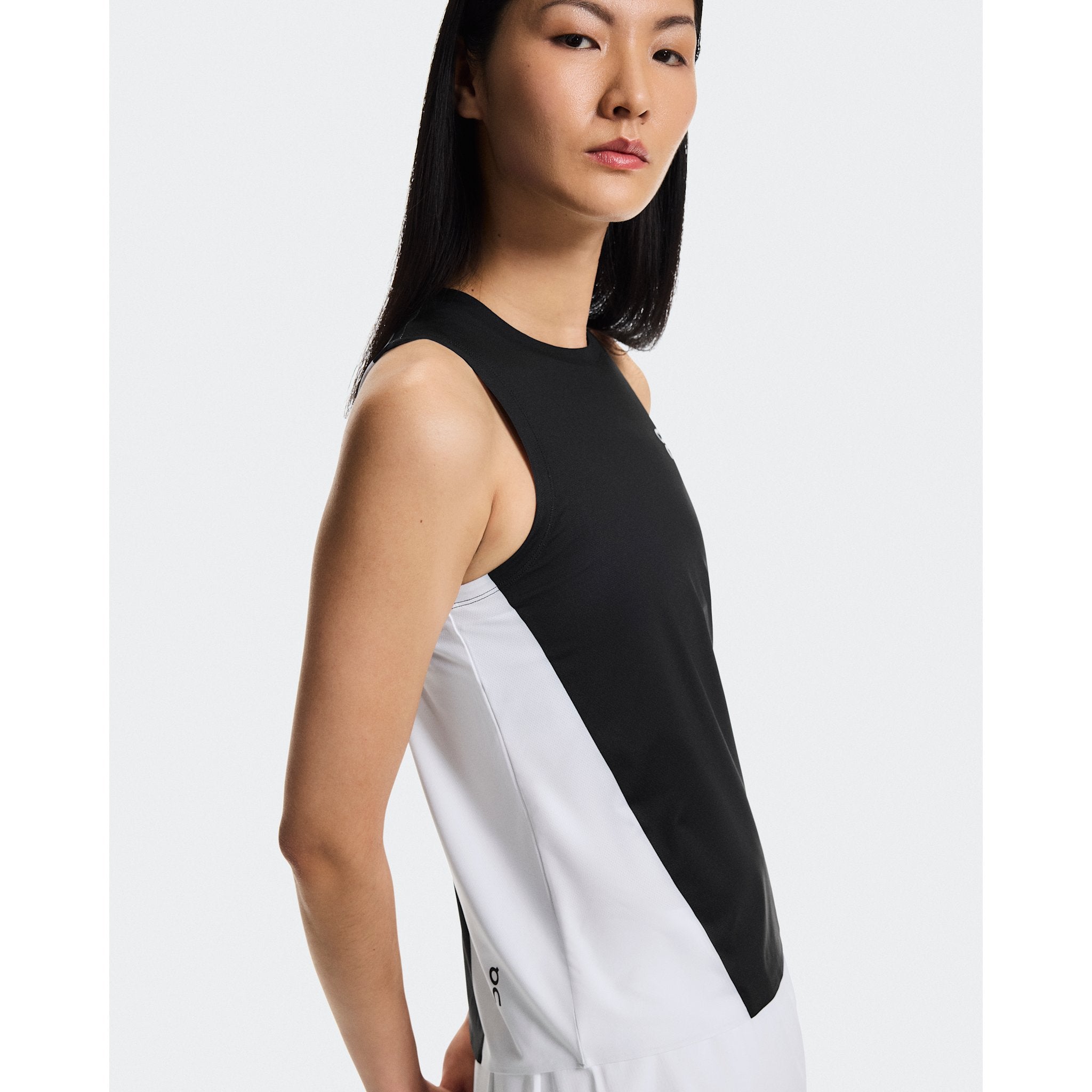 On Court Tank Black | Rock