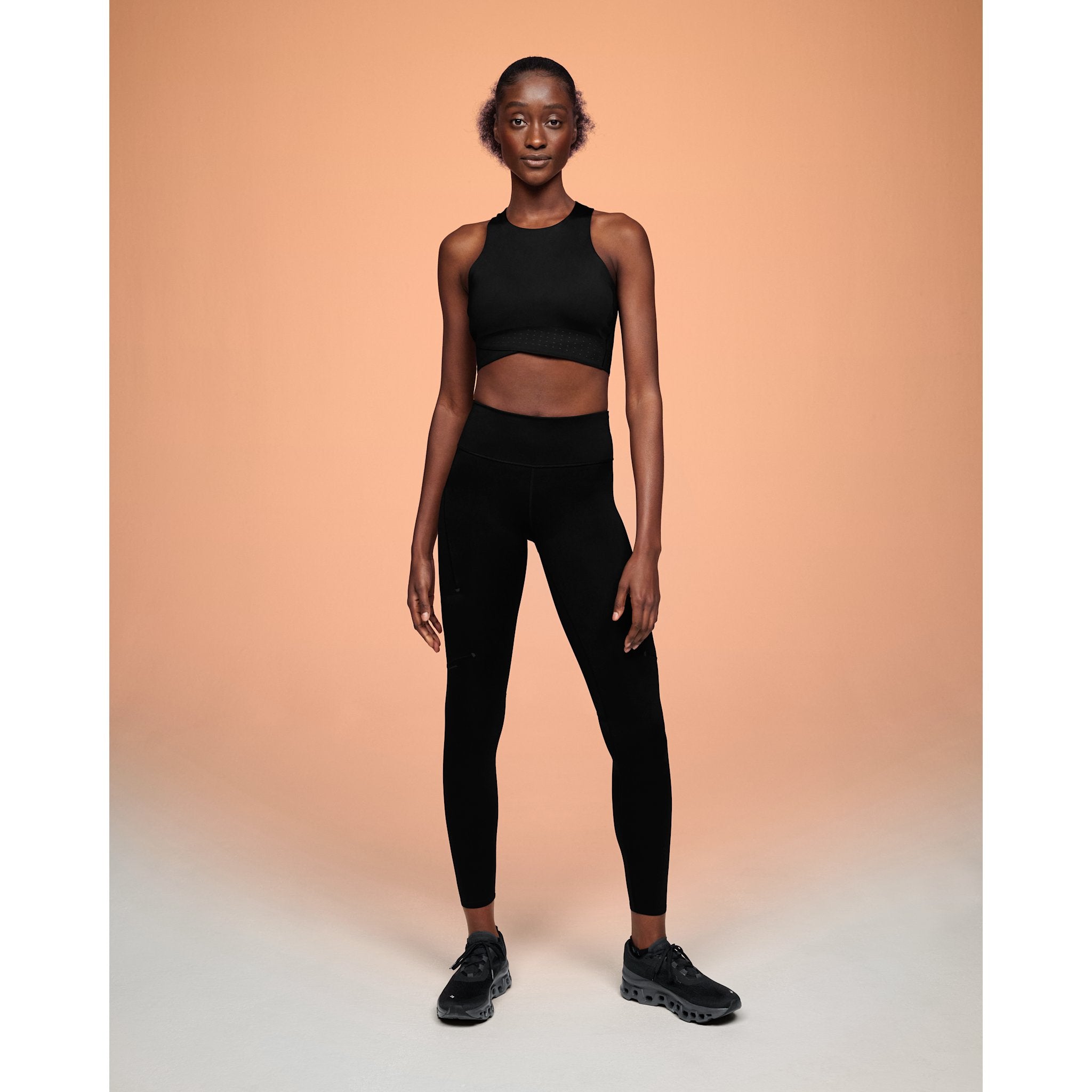 On Race Crop Black | Eclipse