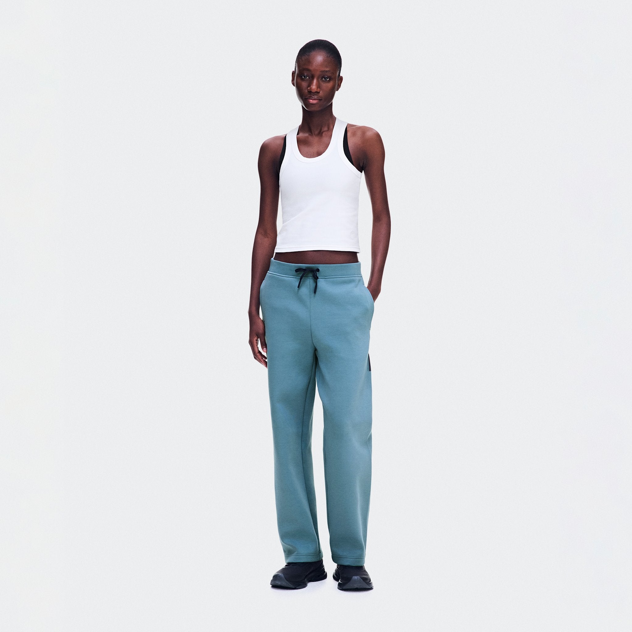 On Focus Tech Sweatpants Agave
