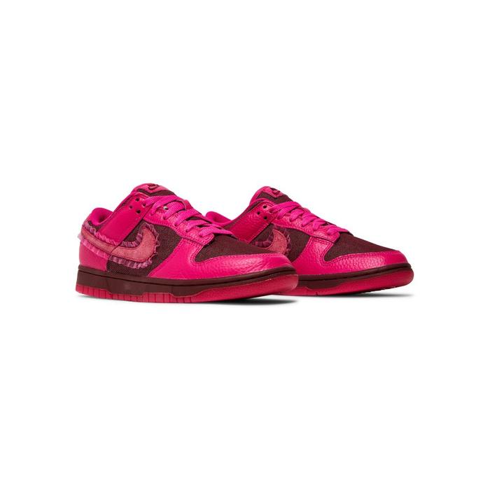 Nike Wmns Dunk Low 'Valentine's Day'