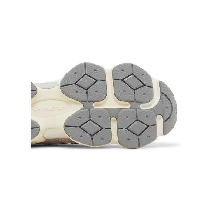 New Balance 9060 'December Sky'