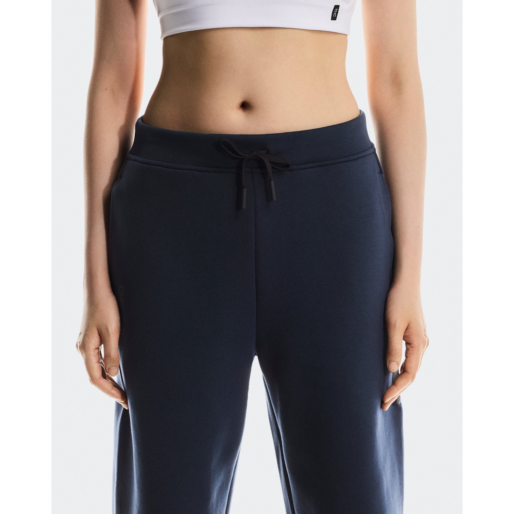 On Focus Tech Sweatpants Navy