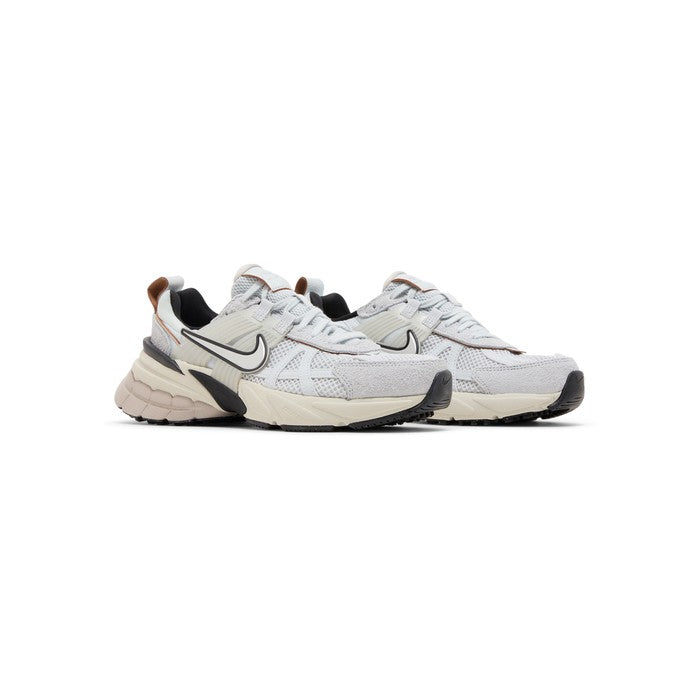 Nike Wmns V2K Run 'Pure Platinum Chrome'