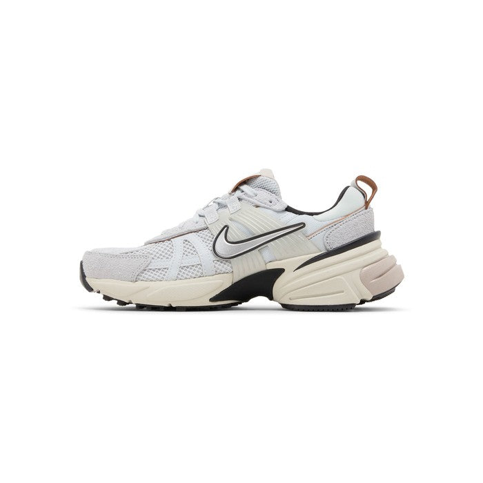 Nike Wmns V2K Run 'Pure Platinum Chrome'