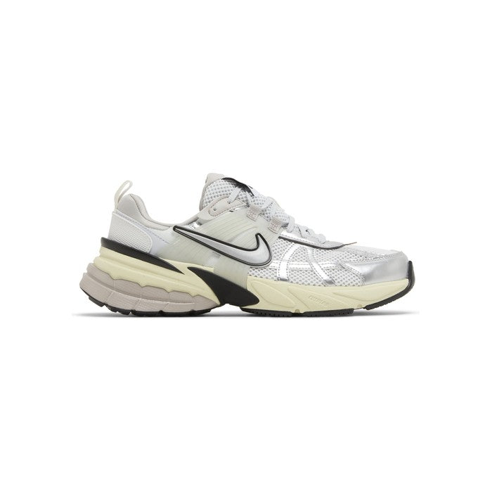 Nike Men's V2K Run 'Pure Platinum Metallic Silver'