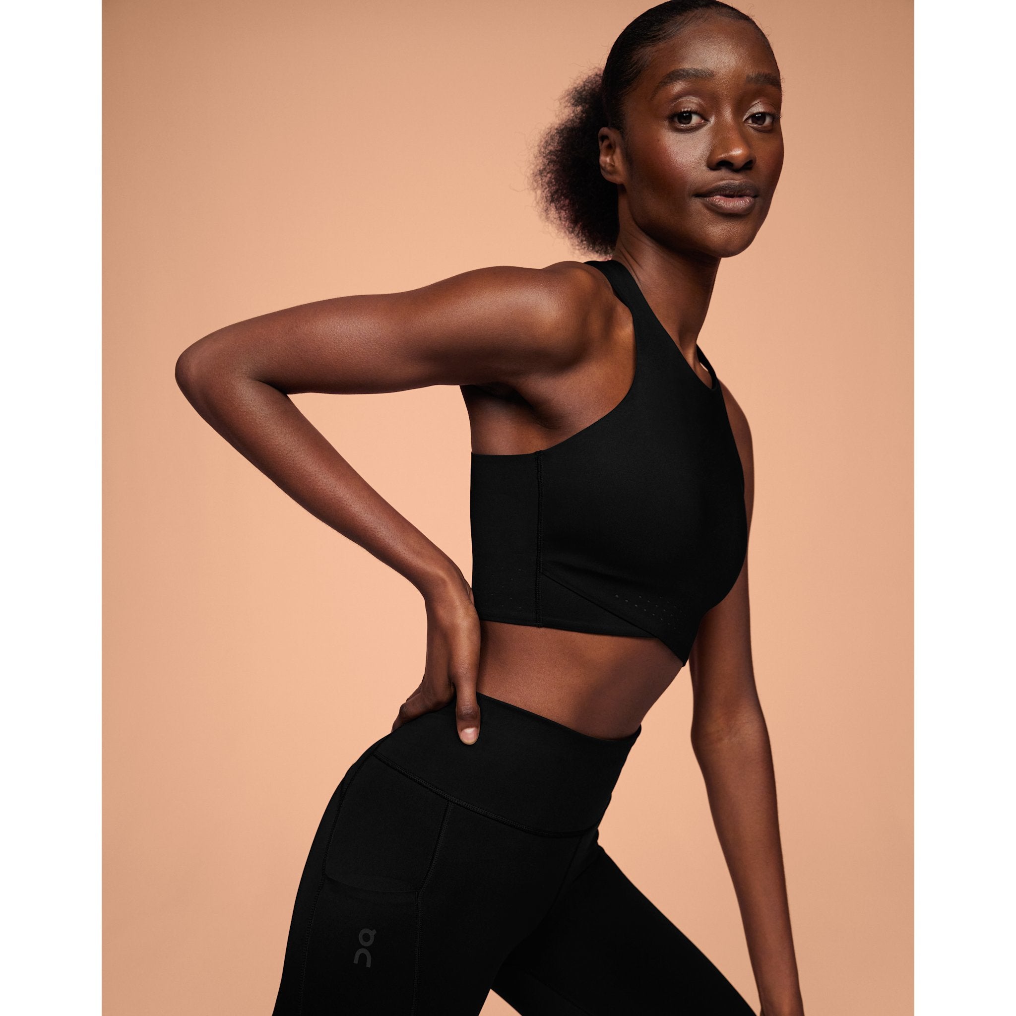 On Race Crop Black | Eclipse