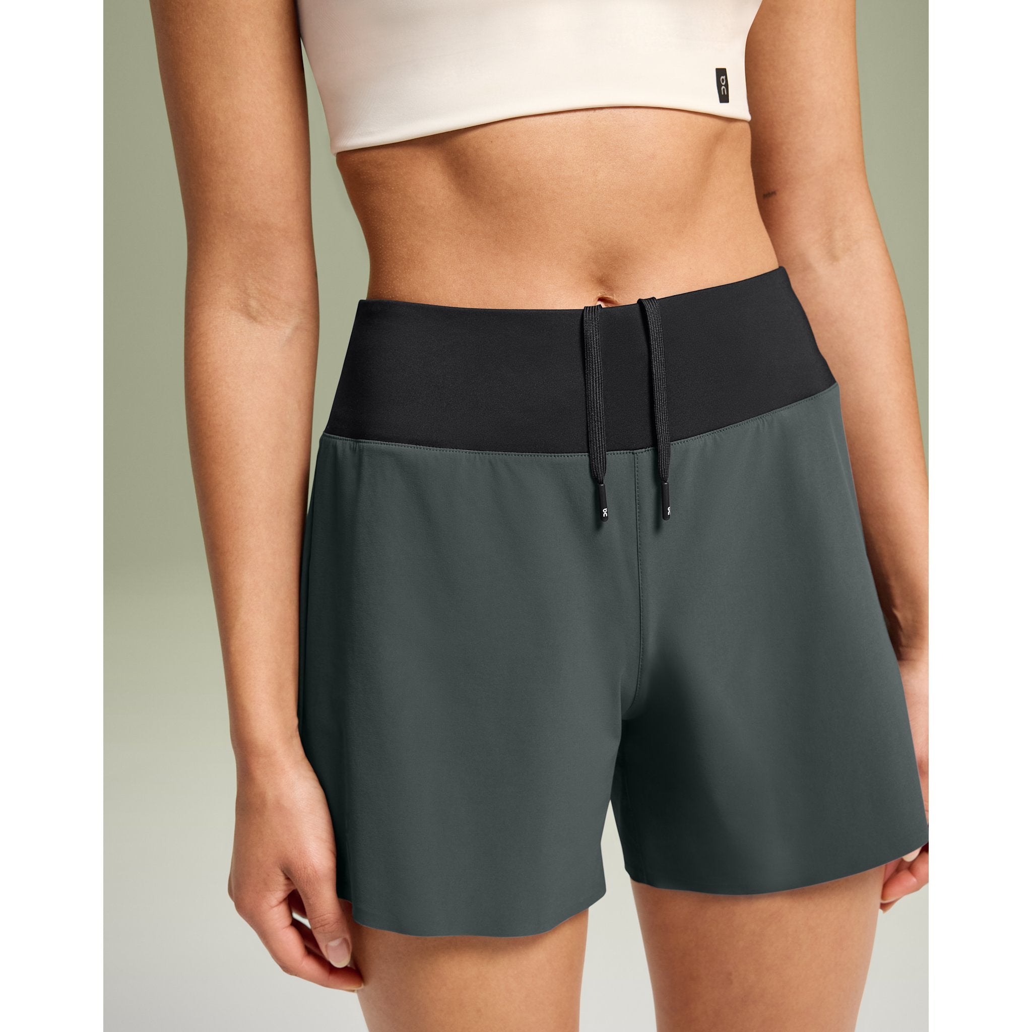 On 5" Running Shorts Lead | Black