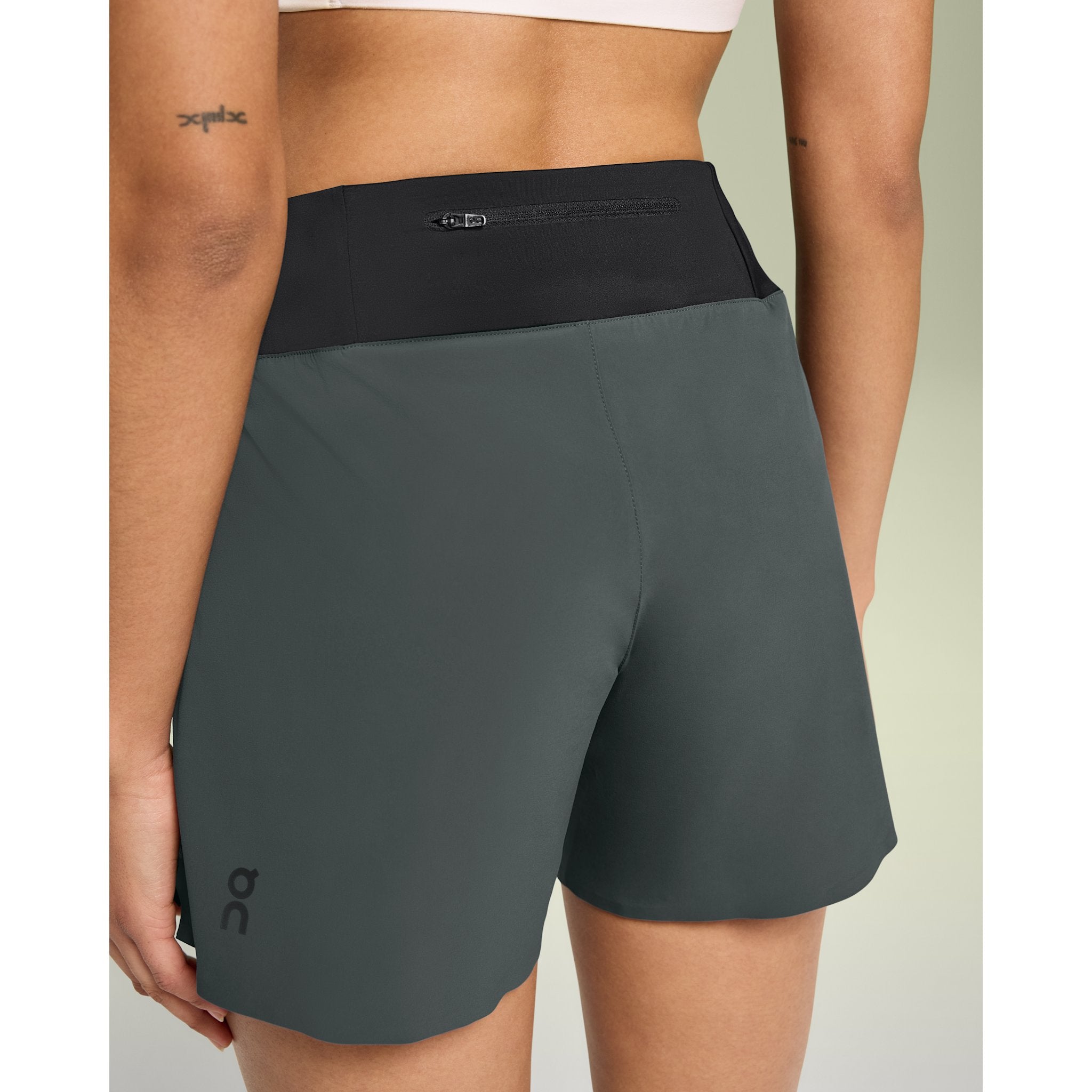 On 5" Running Shorts Lead | Black