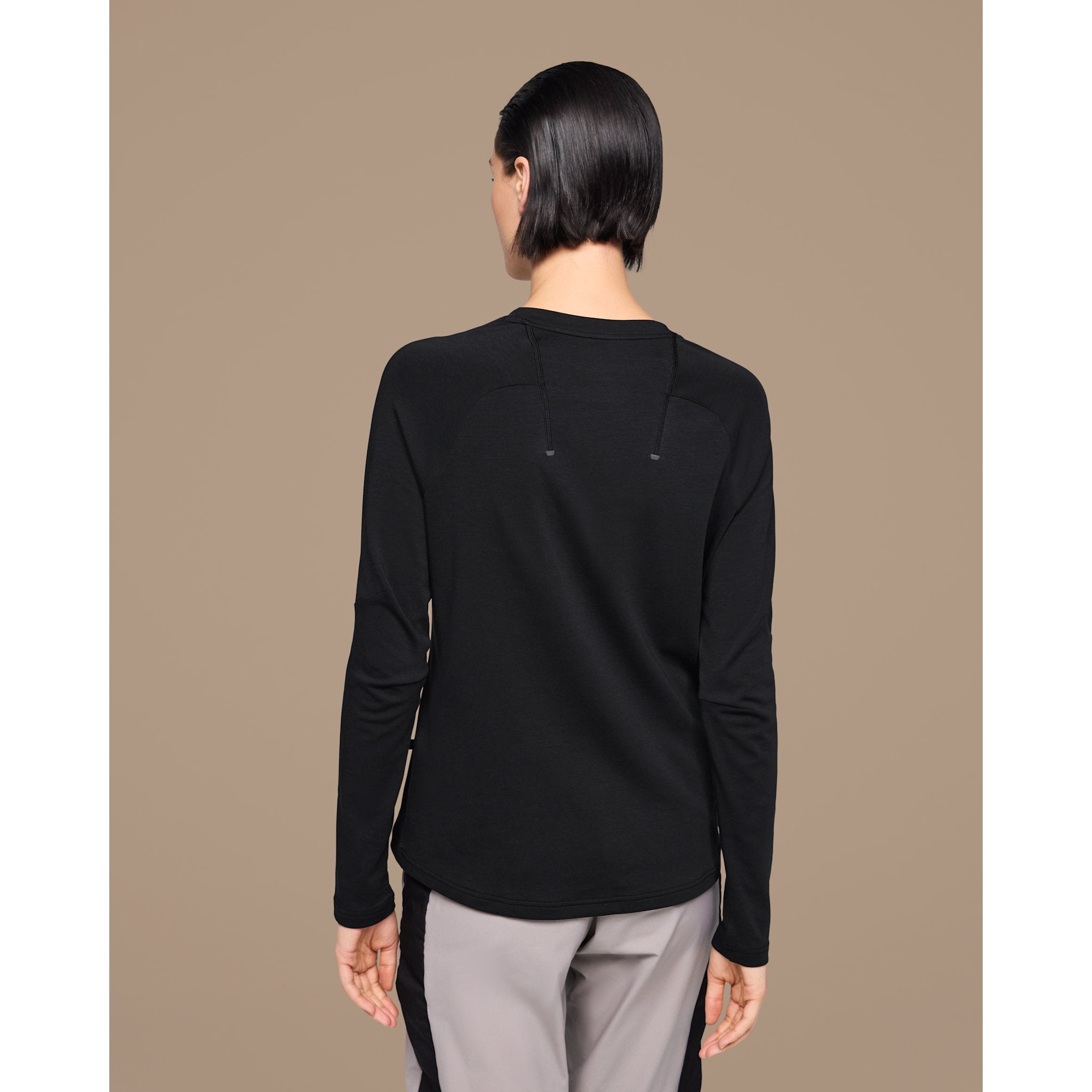 On Focus Long-T Black