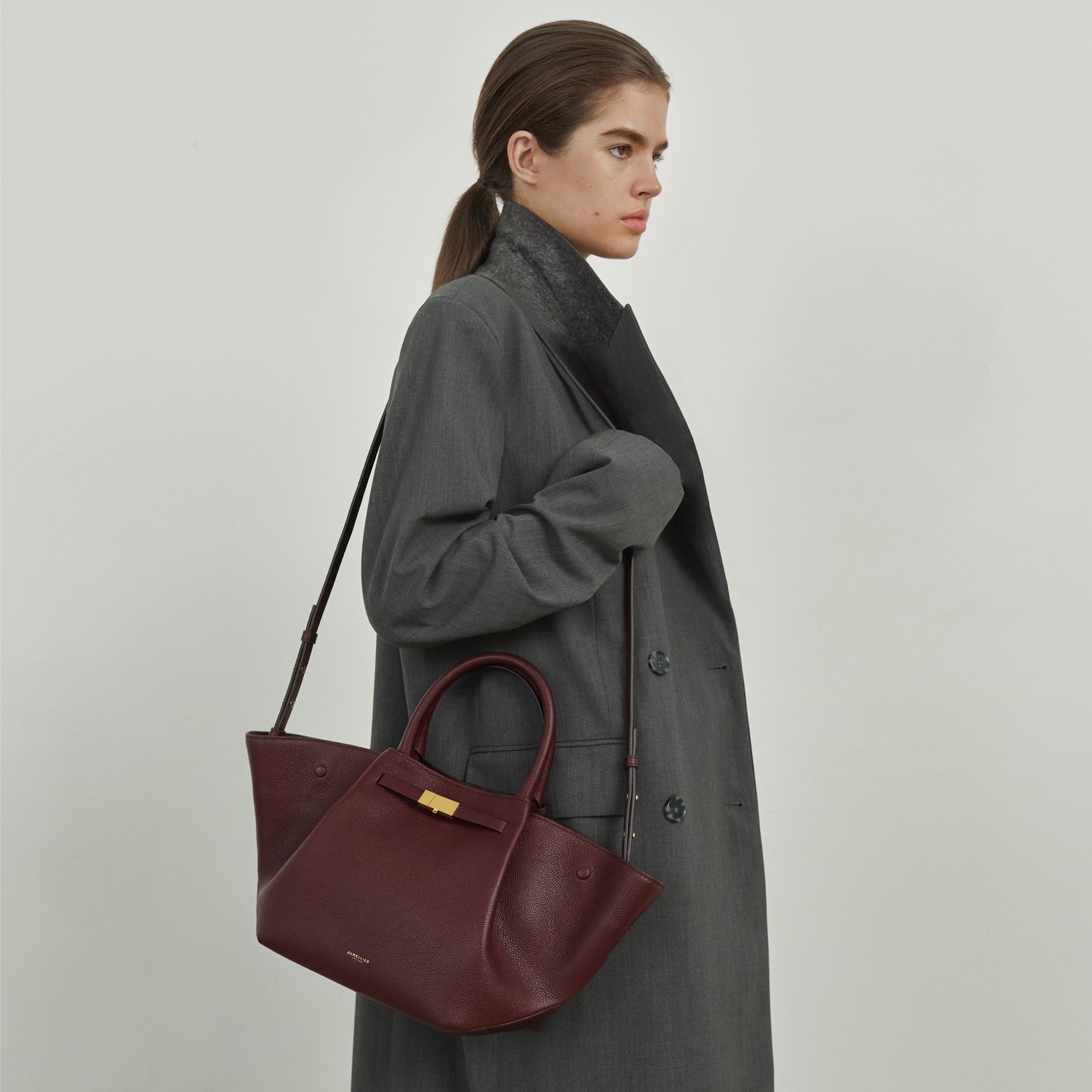 DeMellier The Midi New York burgundy small grain