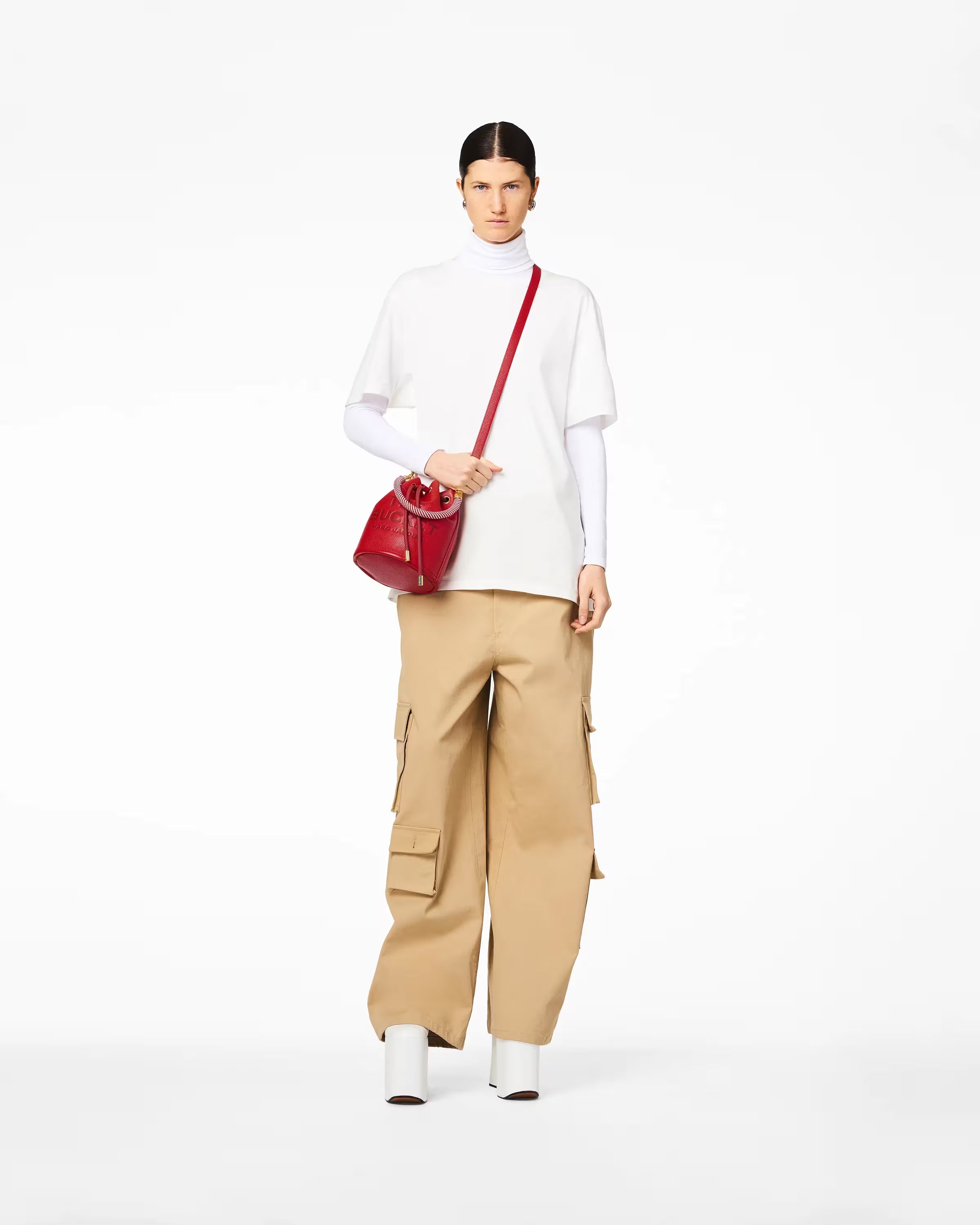Marc Jacobs The Leather Bucket Bag True Red