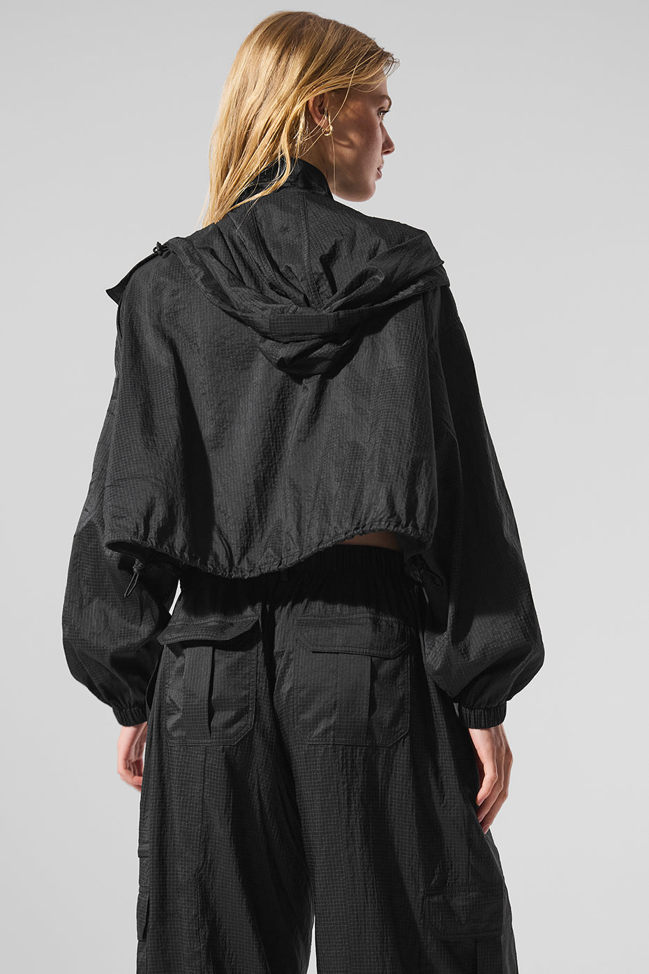 Alo Yoga Cropped Game Time Full Zip Jacket - Black