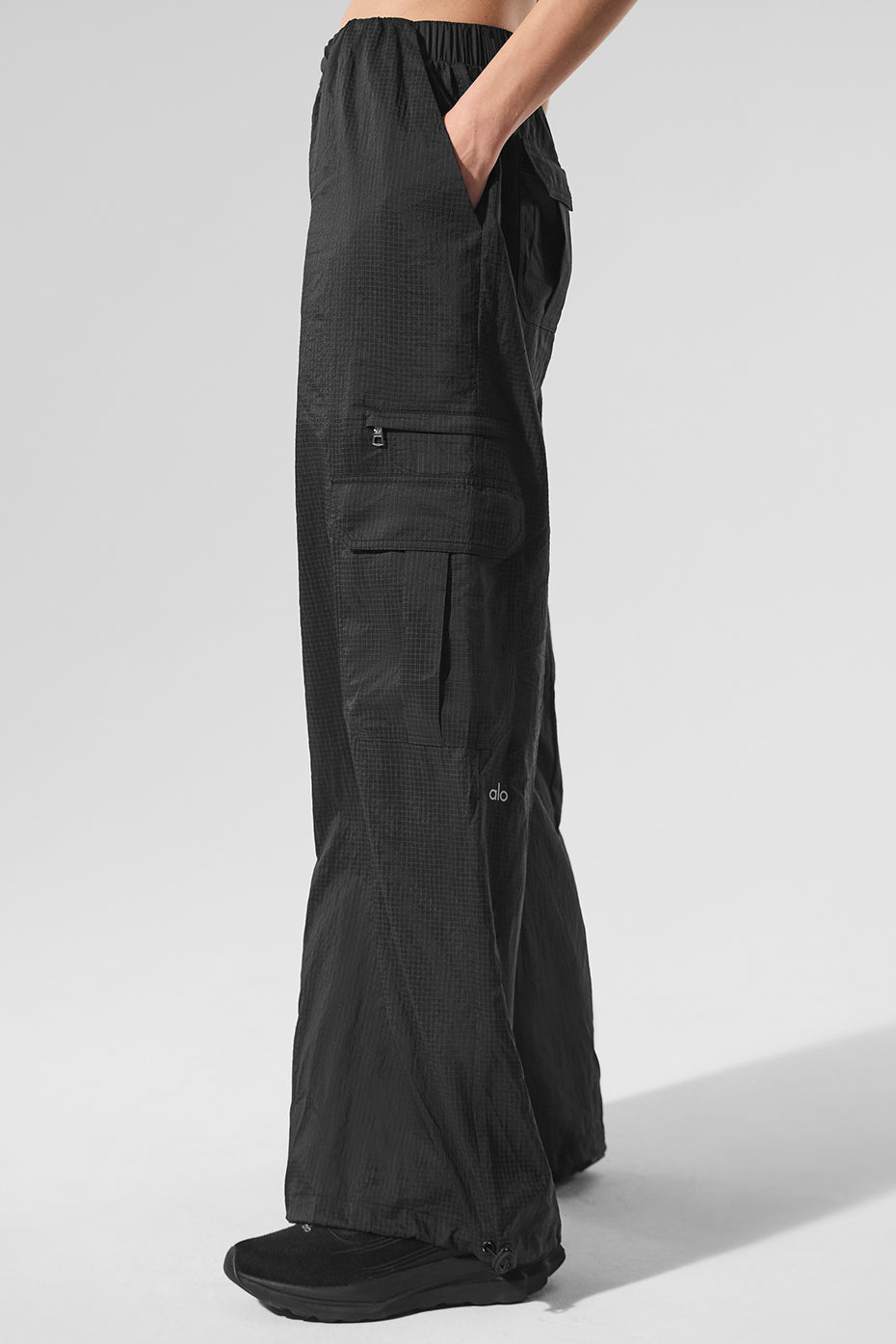 Alo Yoga Sheer Game Time Wide Leg Jogger - Black