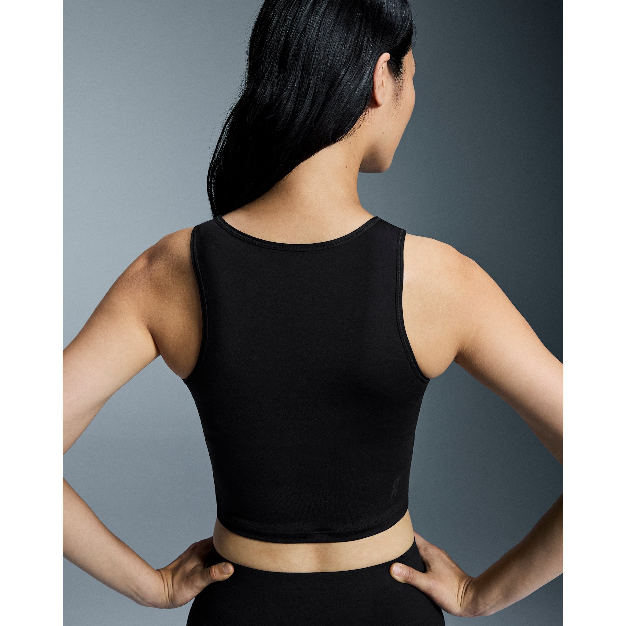 On Studio Cut-Out Crop Black