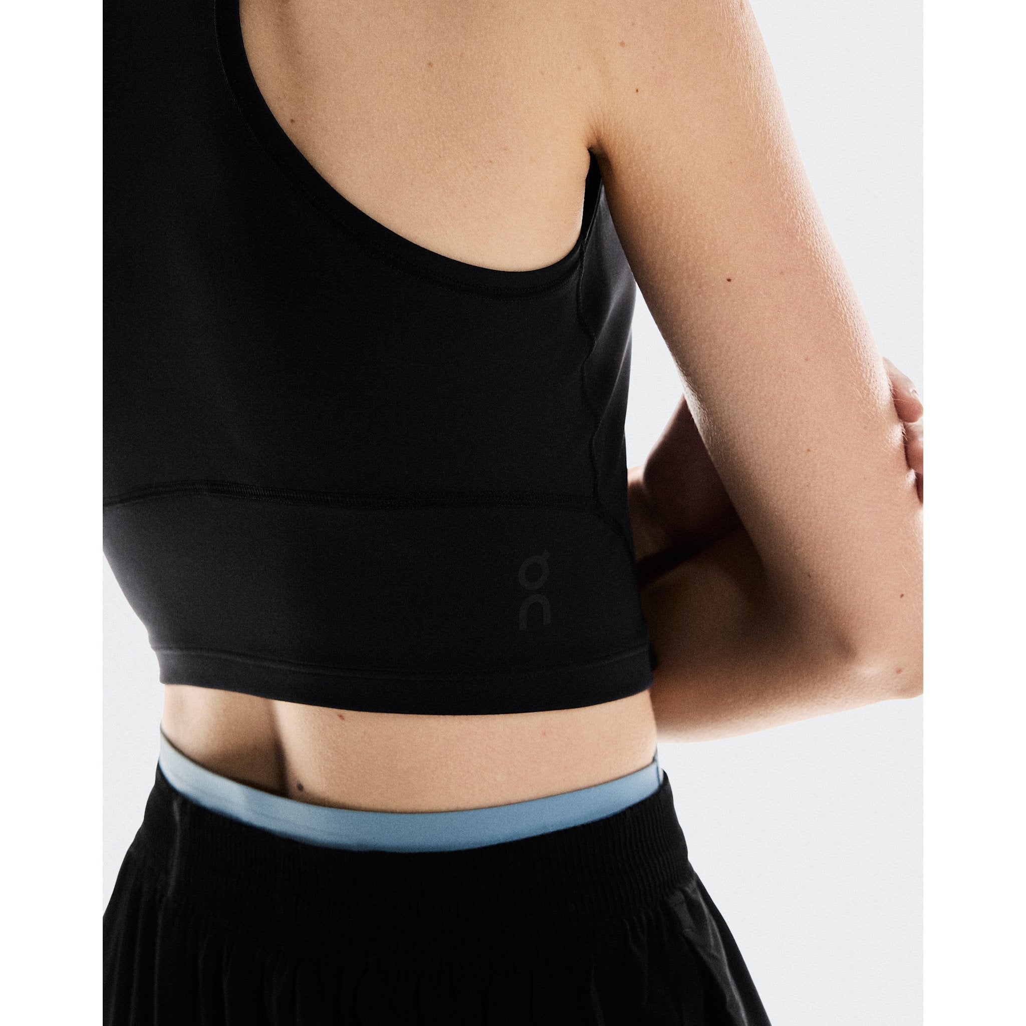 On Studio Crop Black