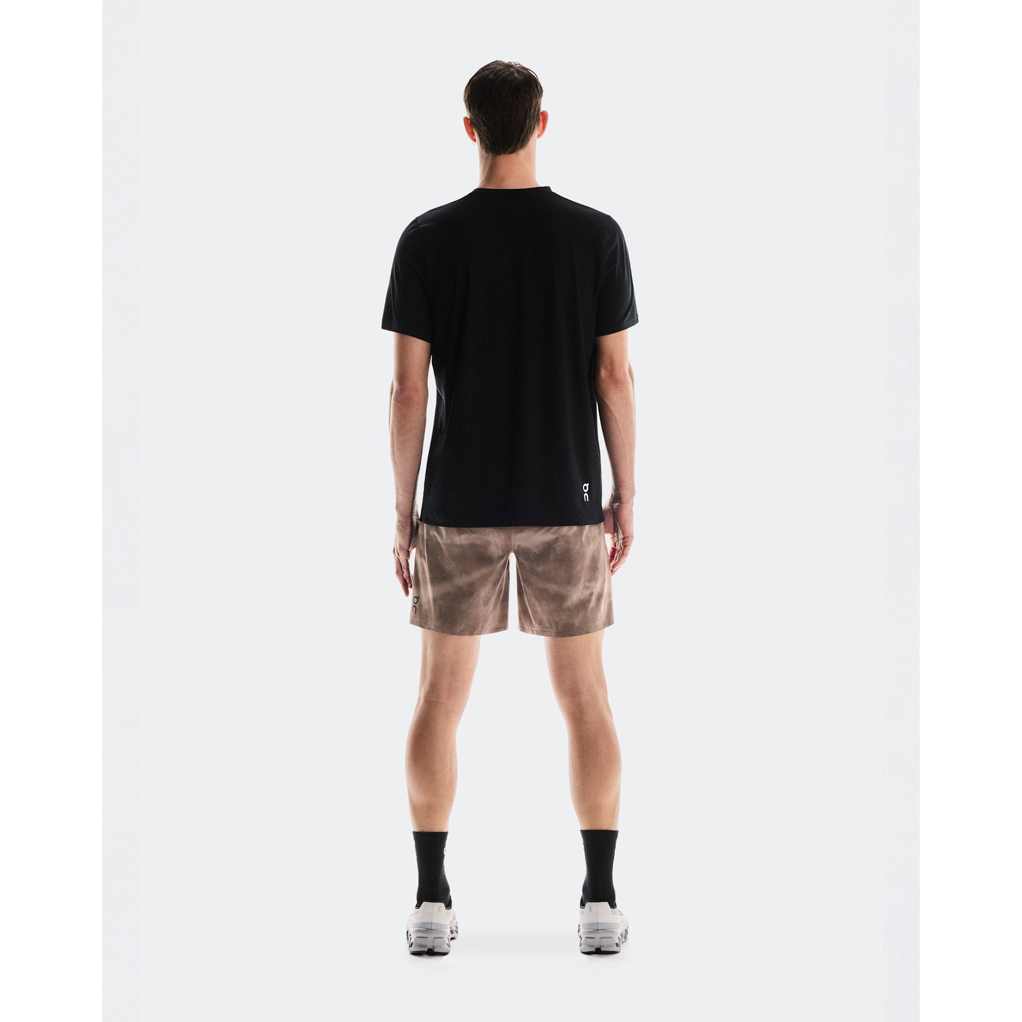 On 7" Performance Shorts AOP Cinder