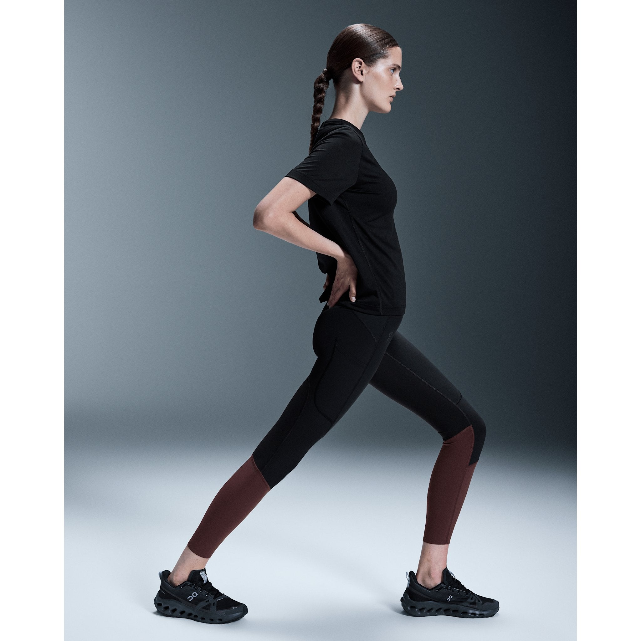 On Trek Tight Black | Mulberry