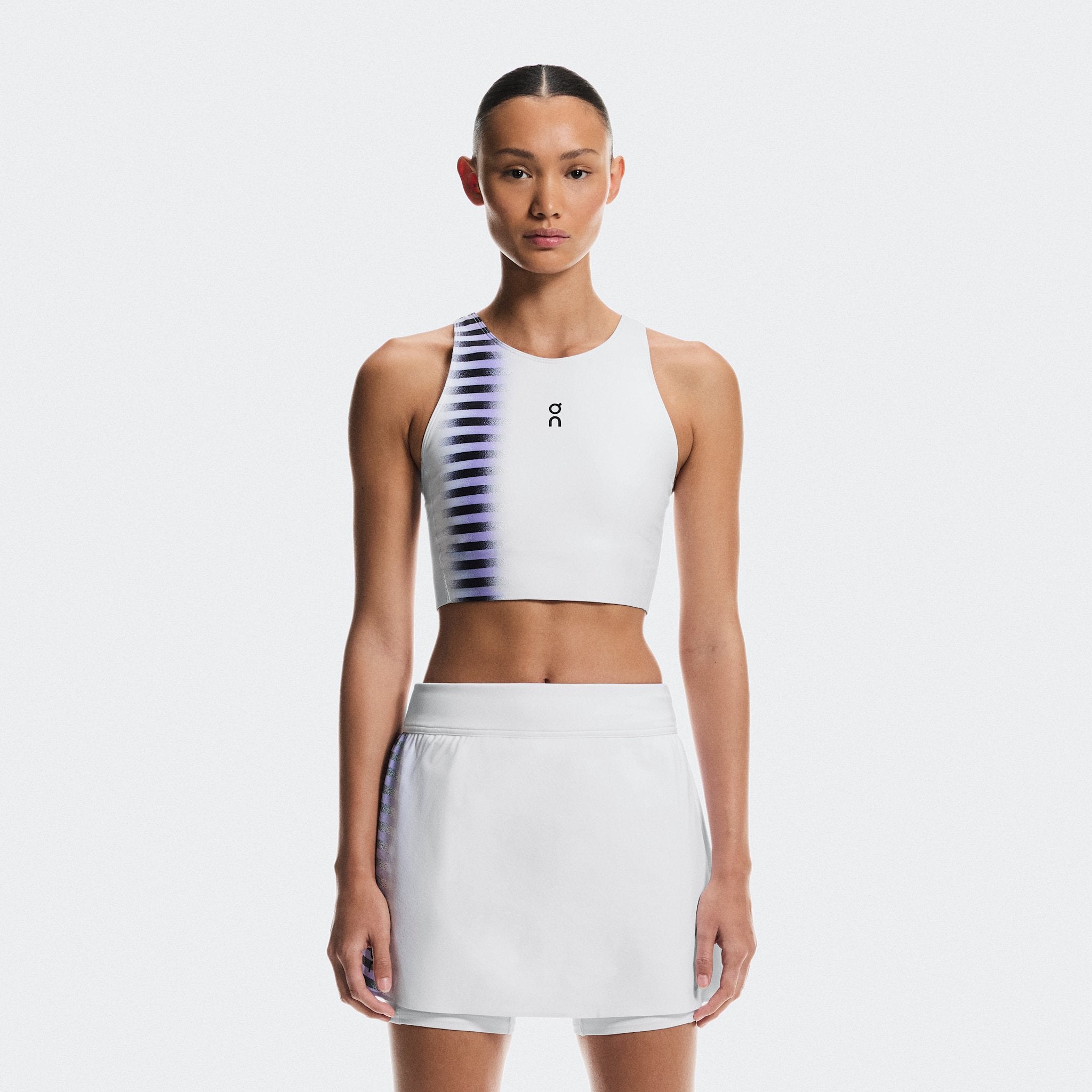 On Court Crop Top Edge White | Black