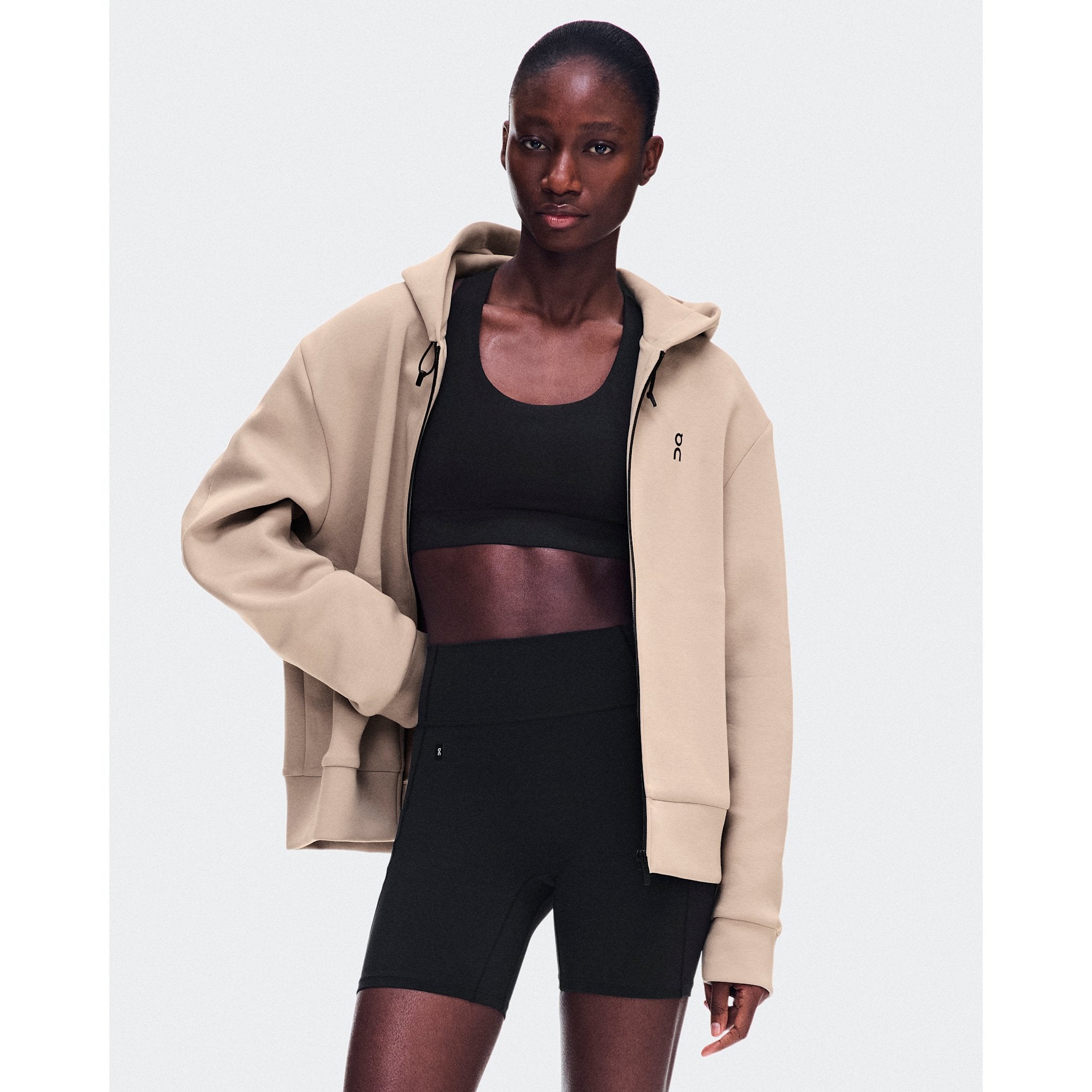 On Focus Tech Zip Hoodie Desert